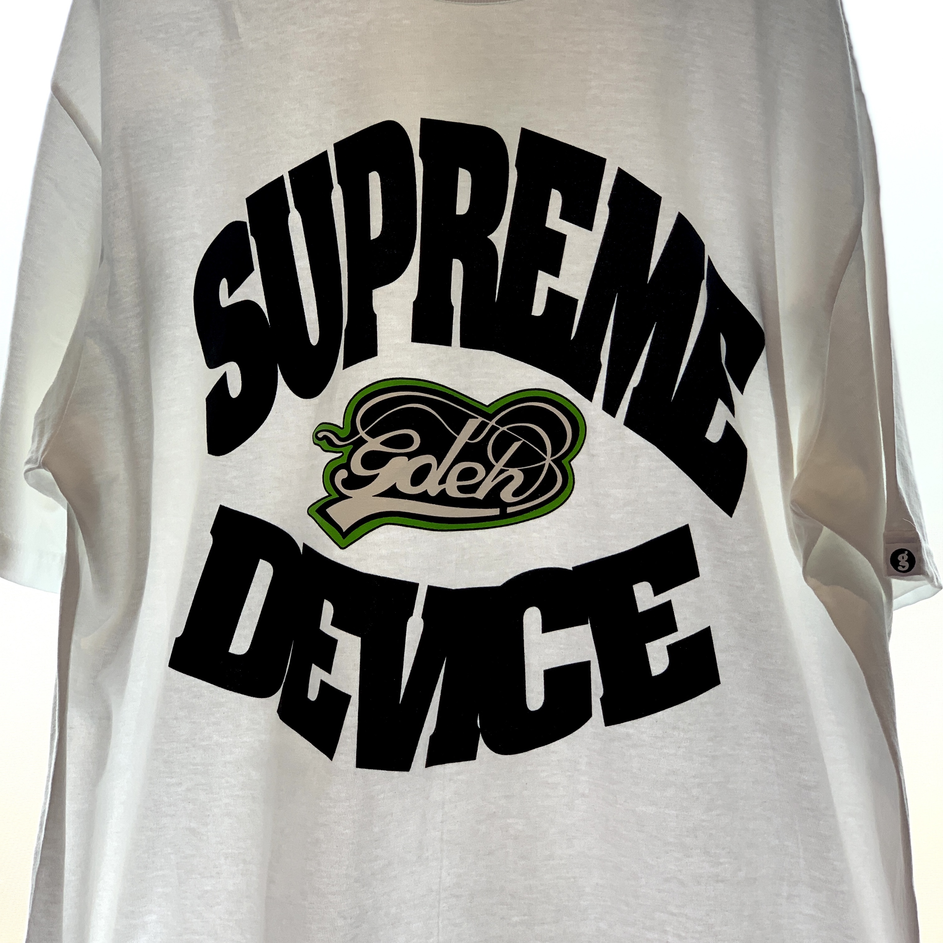 Supreme x GOODENOUGH Device T-Shirt White - 25SS 착용 스타일