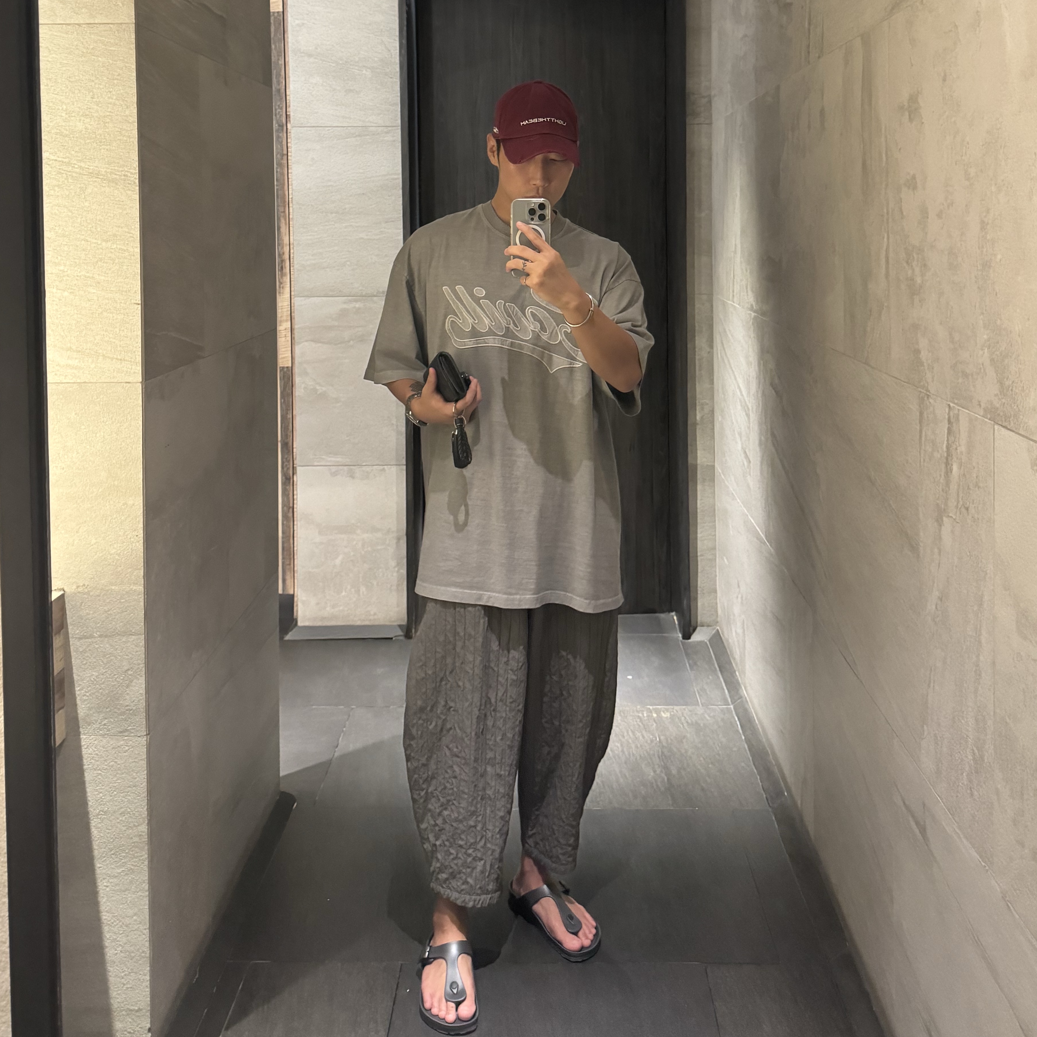 Birkenstock Gizeh Essentials Eva Anthracite - Regular 착용 스타일