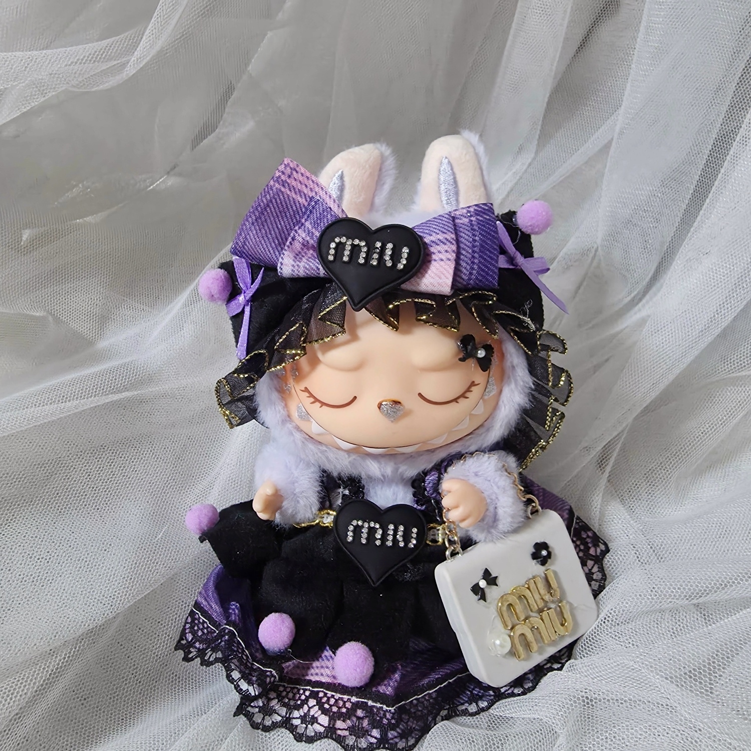 Pop Mart Labubu Let's Play Together Doll Series Zizi Keyring (Opened Case) 착용 스타일