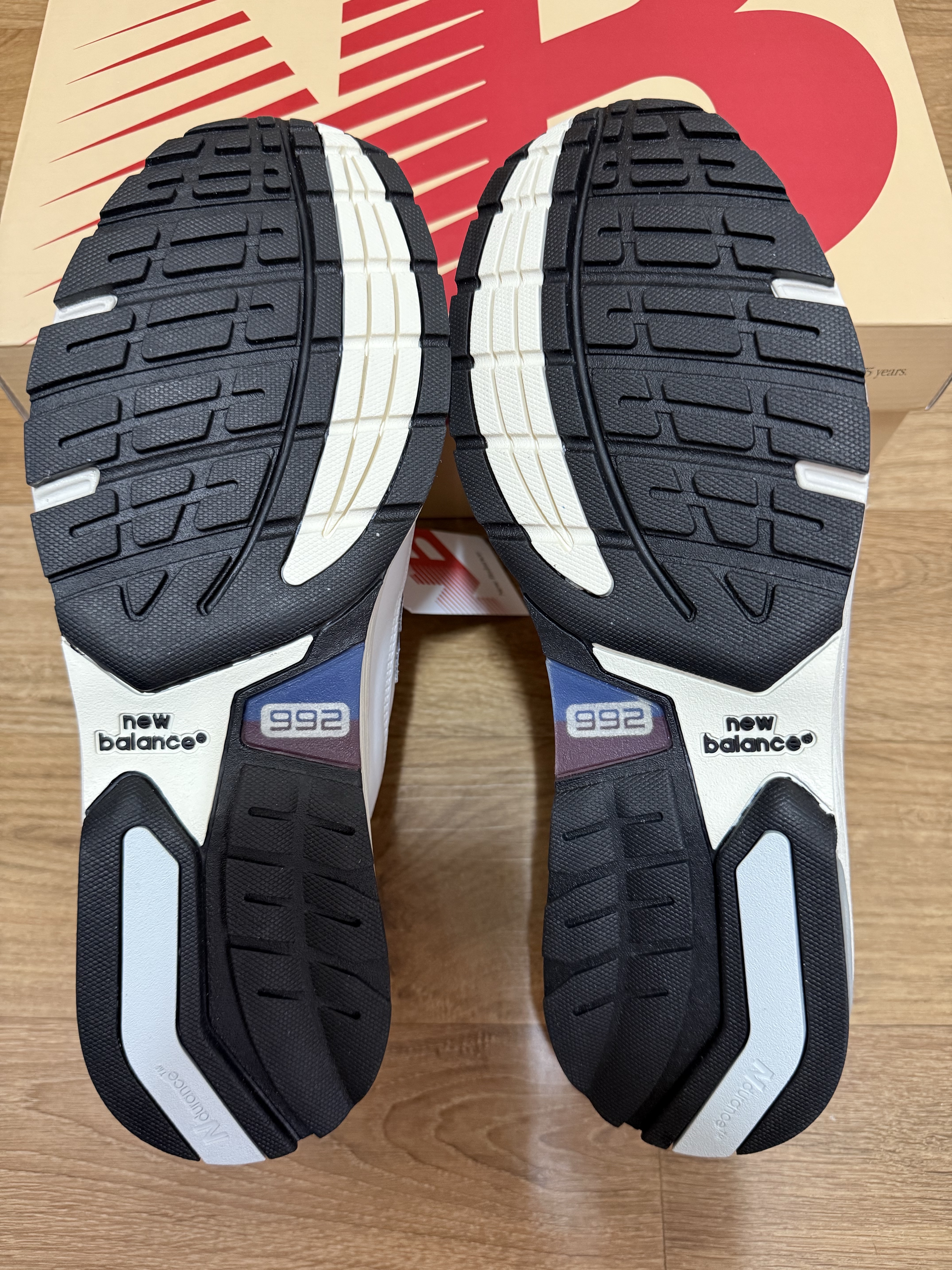 New Balance 992 Made in USA Marsh Green 착용 스타일 - 6