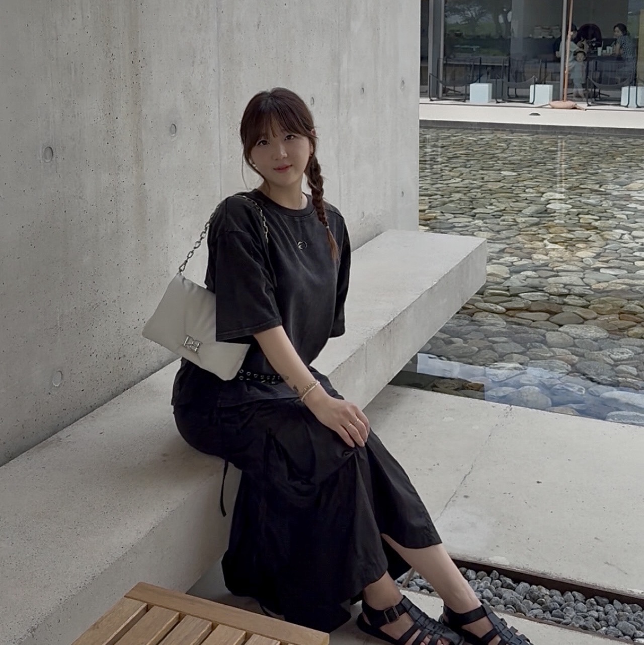 (W) Pandora Moments Snake Chain Bracelet Sterling Silver 착용 스타일 - 1