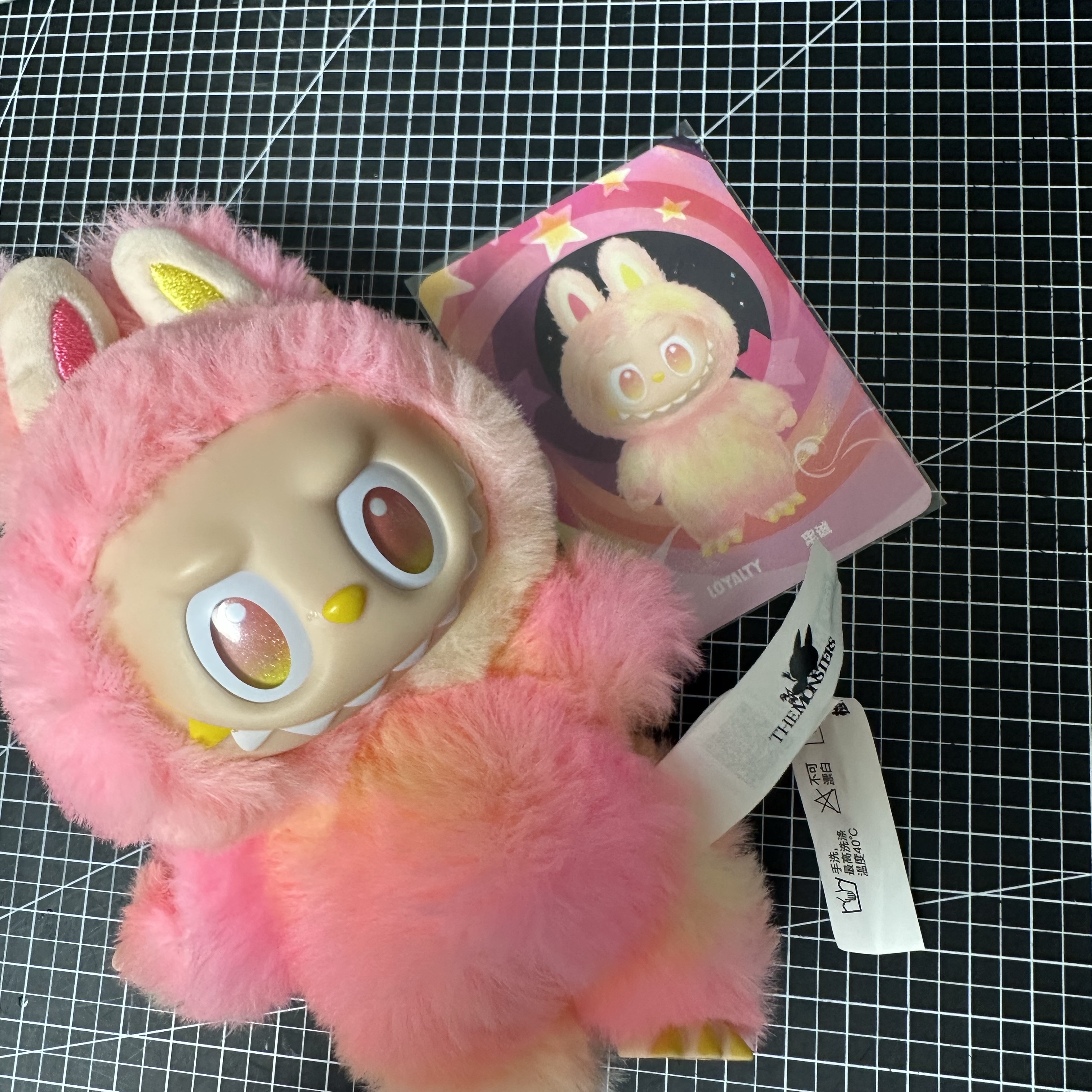 Pop Mart Labubu The Monsters Highlight Series Sealed Case (1 Blind Box) 착용 스타일
