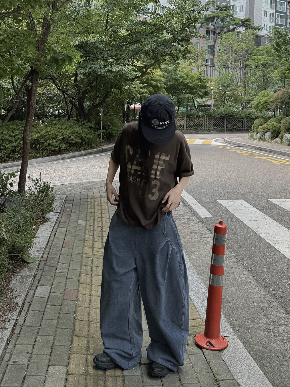 Oakley Light Breathe Triple Black 착용 스타일 - 2