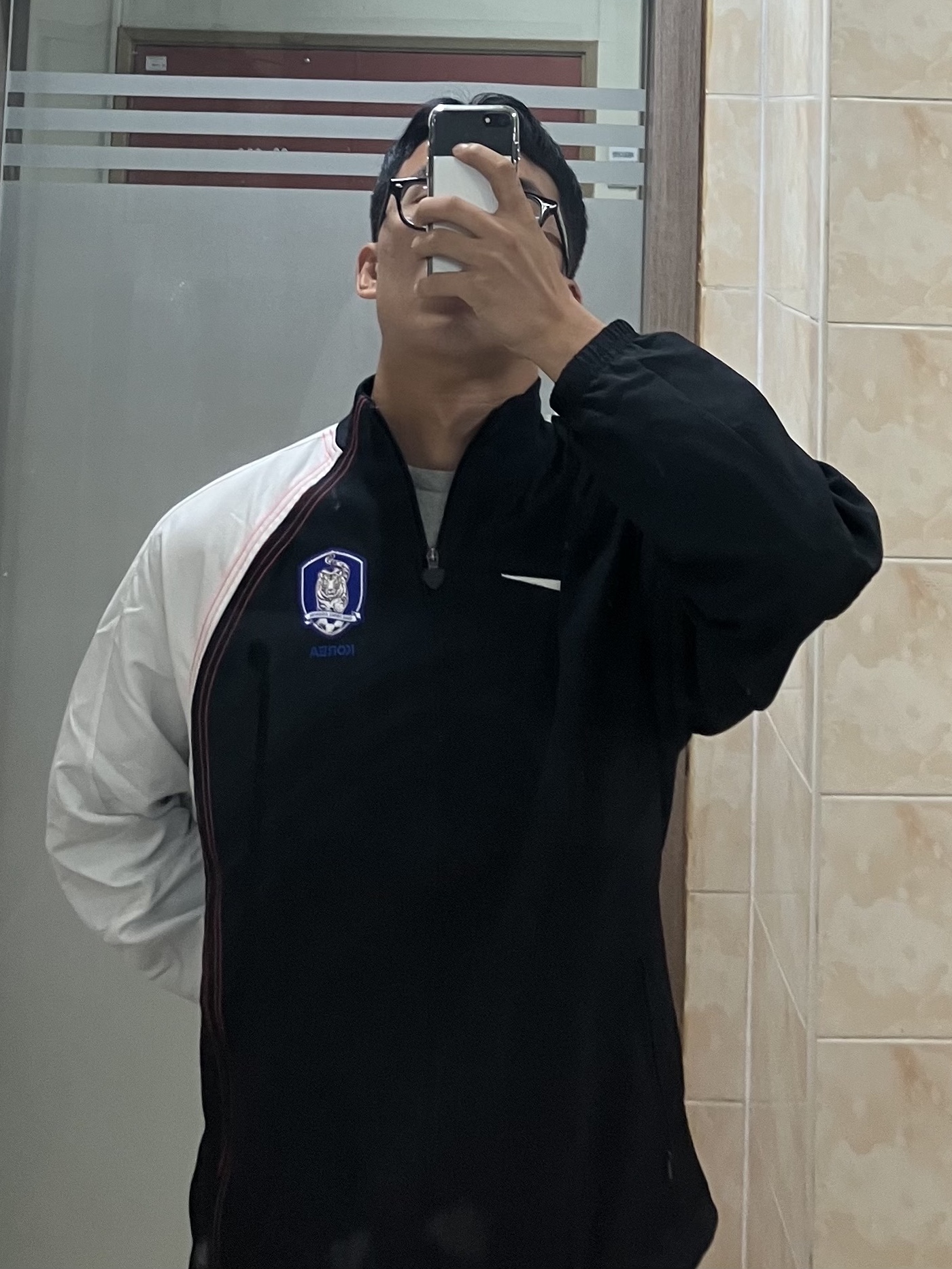 Nike South Korea 2004 Total 90 Reissue Soccer Replica Track Jacket (HV4439-010) 착용 스타일 - 1