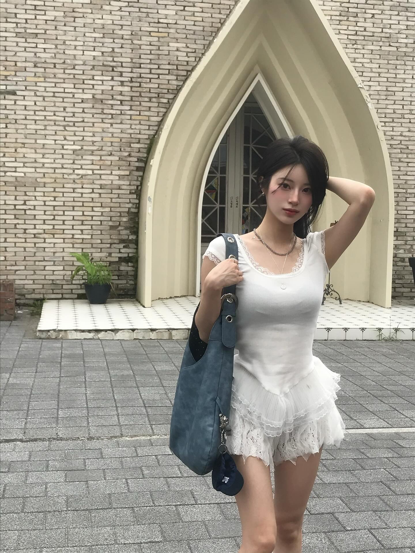 Don't Ask My Plan Square Neck Lace Frill Top-White, Don't Ask My Plan Lace Frill Floral Shorts - WHITE 착용 스타일 - 6