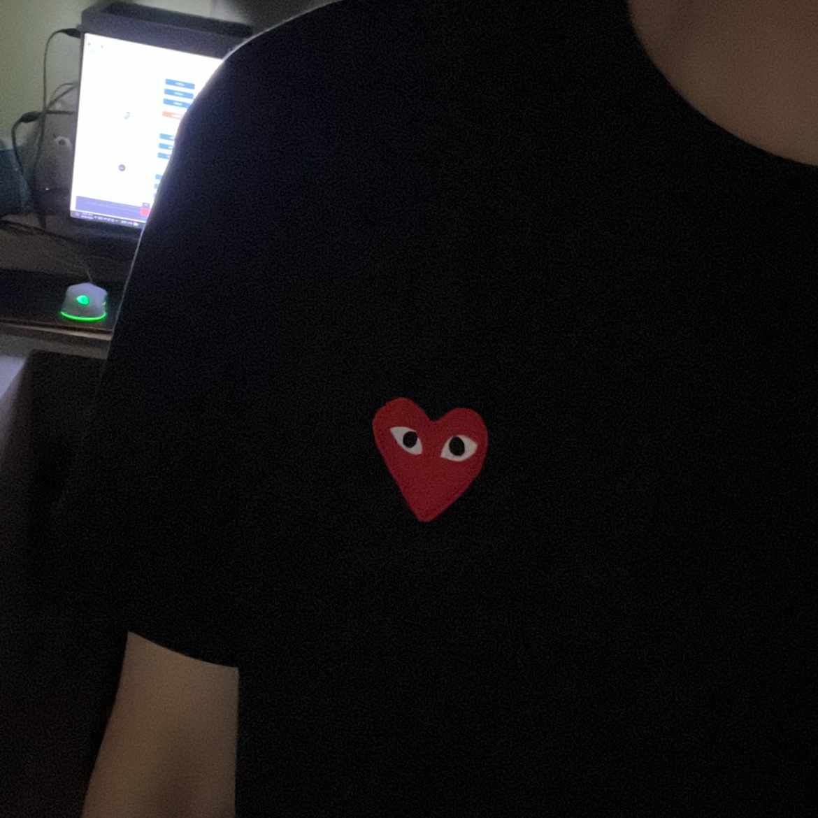 Play Comme des Garcons Red Heart T-Shirt Black 착용 스타일