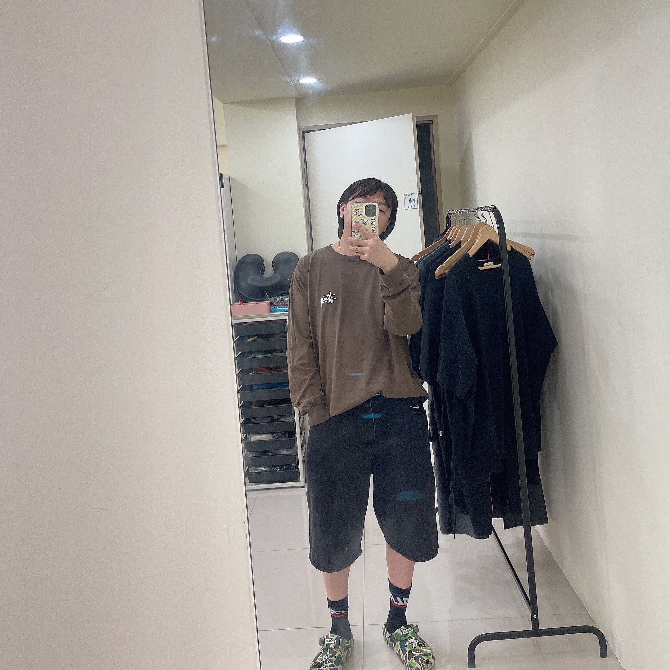 Stussy Basic Stussy Pigment Dyed LS T-Shirt Brown 2024, Supreme x Nike Denim Short Black - 24SS 착용 스타일