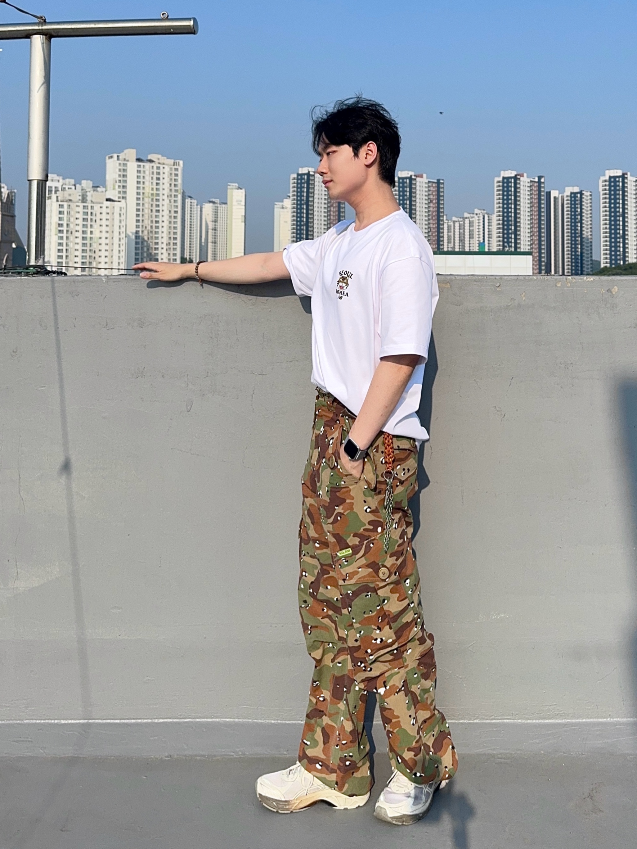New Balance Seoul Tiger Semi Over Fit T-Shirt White, Asics x Dime GT-2160 Arctic Wolf London Fog 착용 스타일 - 7