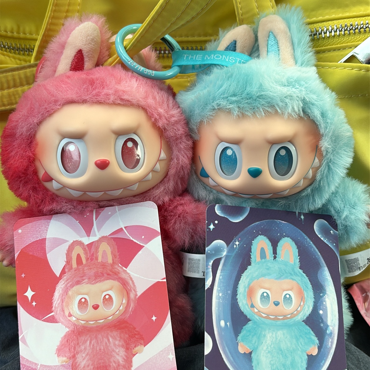 Pop Mart Labubu The Monsters Highlight Series Love Keyring (Opened Case), Pop Mart Labubu The Monsters Highlight Series Hope Keyring (Opened Case) 착용 스타일