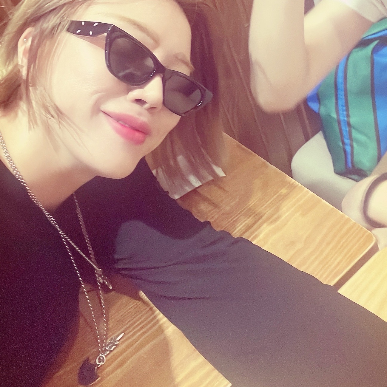 Gentle Monster x Maison Margiela MM208 Black Gray 착용 스타일