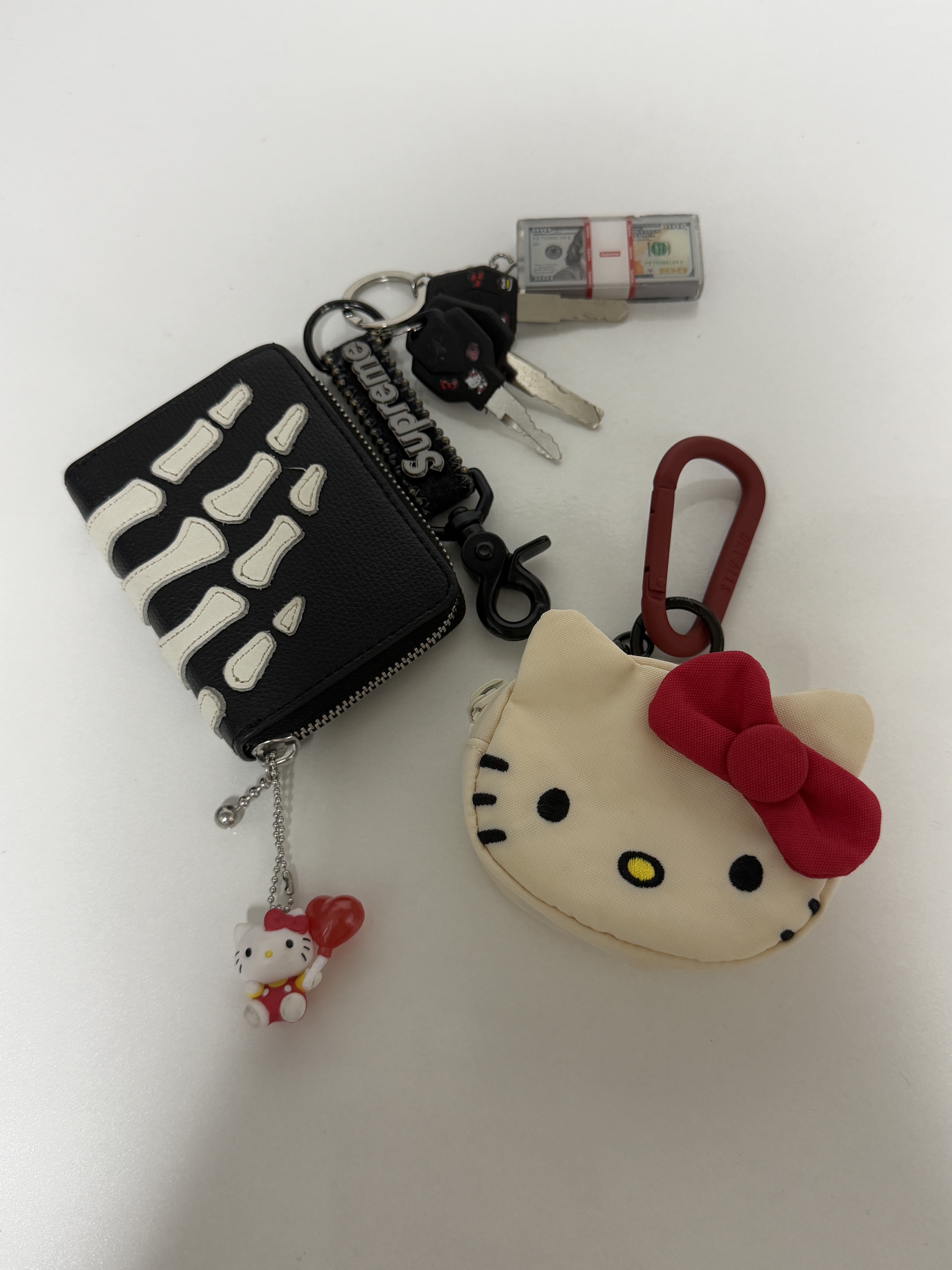 Human Made Carabiner Red, Kapital Thumbs Up Bone Hand Zip Mini Wallet Black 착용 스타일