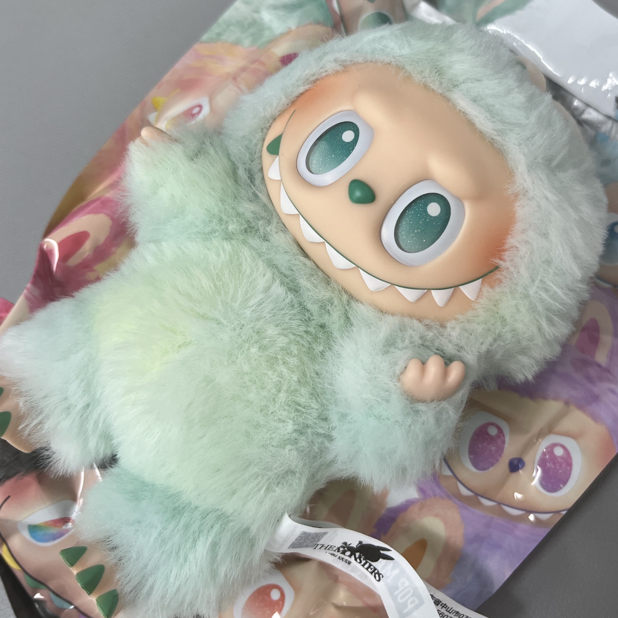Pop Mart Labubu The Monsters Highlight Series Serenity Keyring (Opened Case) 착용 스타일