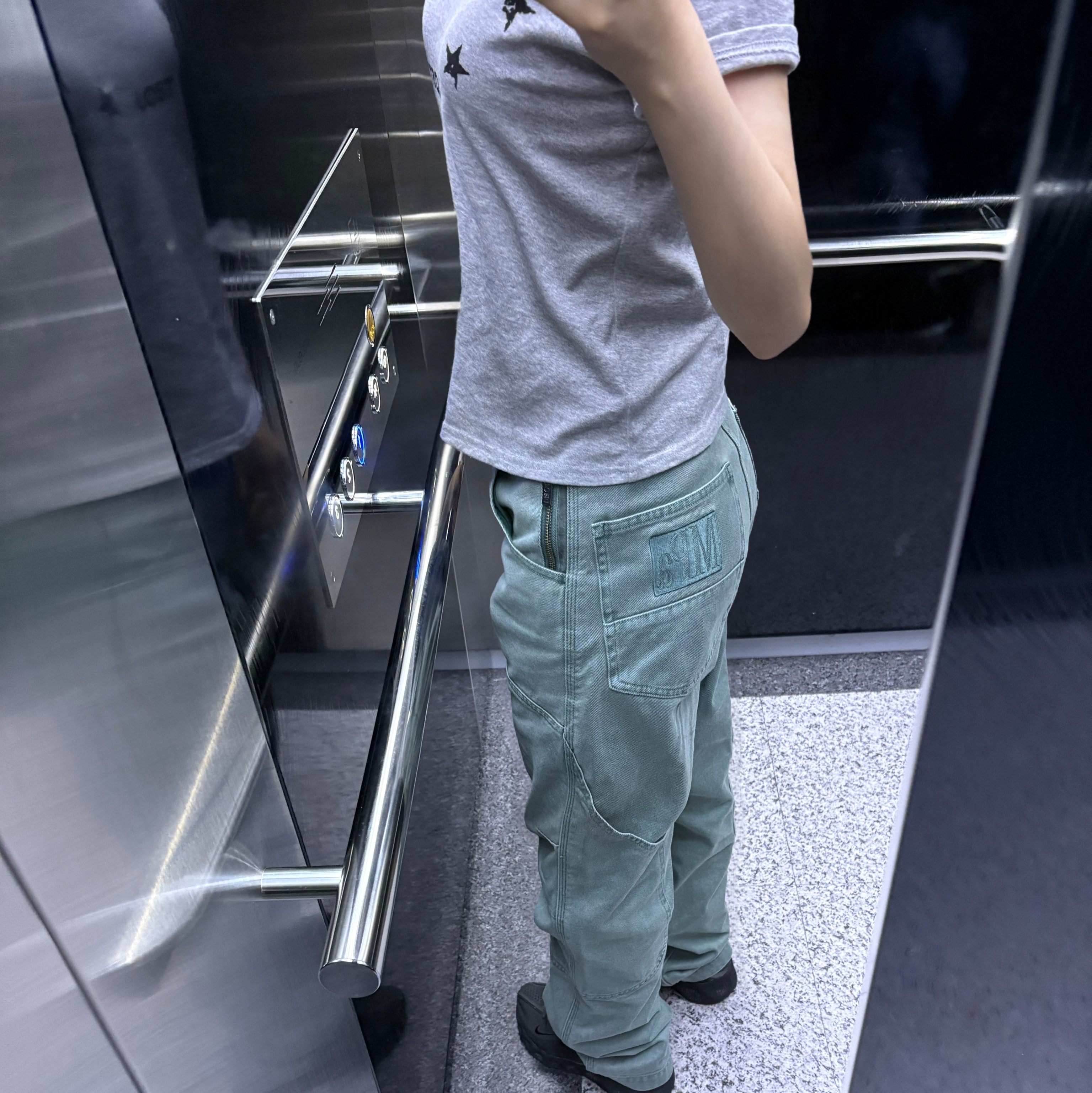 Nike x Hyein Seo Ava Rover Black, Plasticproduct MPa Calf Pocket Pants Emerald 착용 스타일