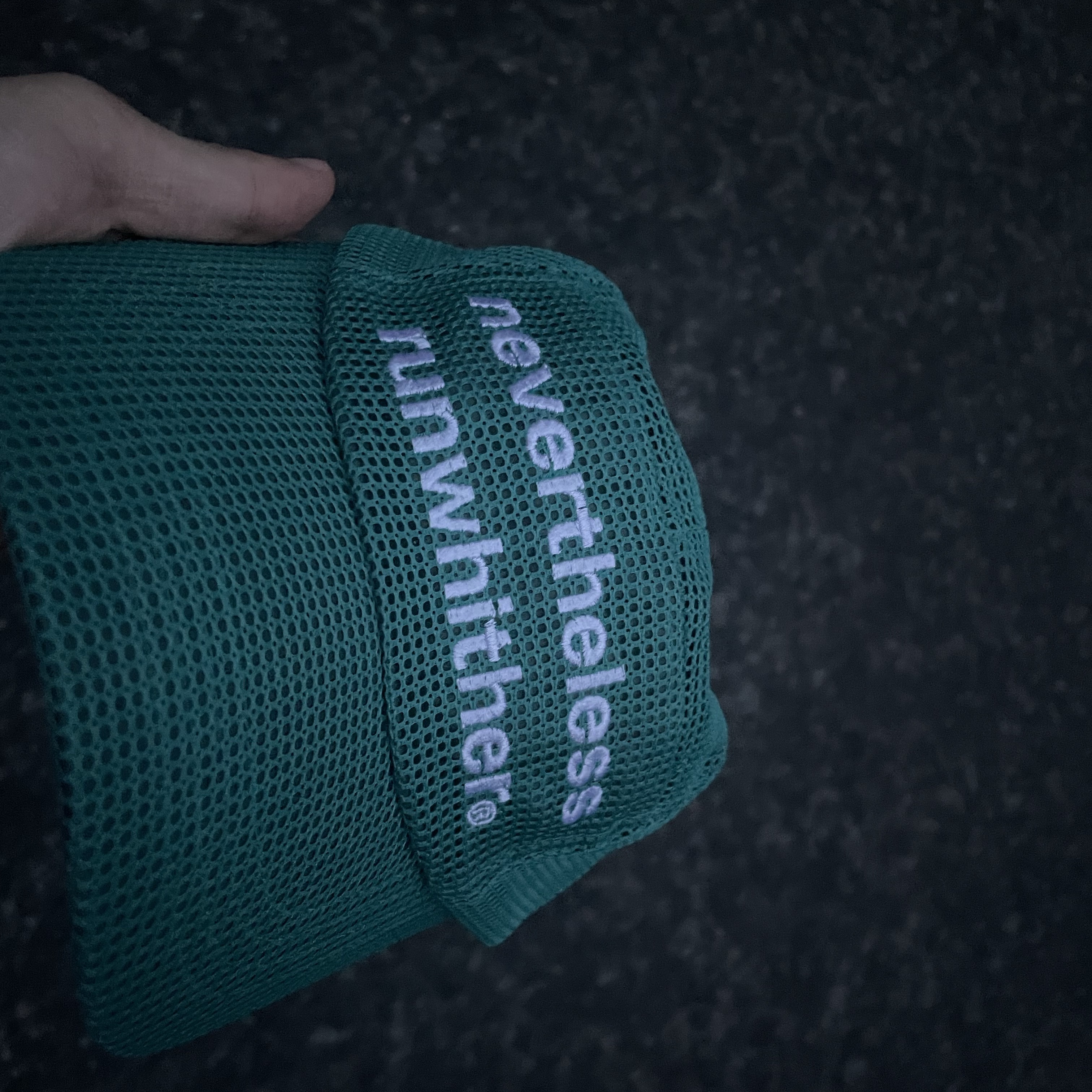 [KREAM 단독] runwhither Mesh Cap Green 착용 스타일