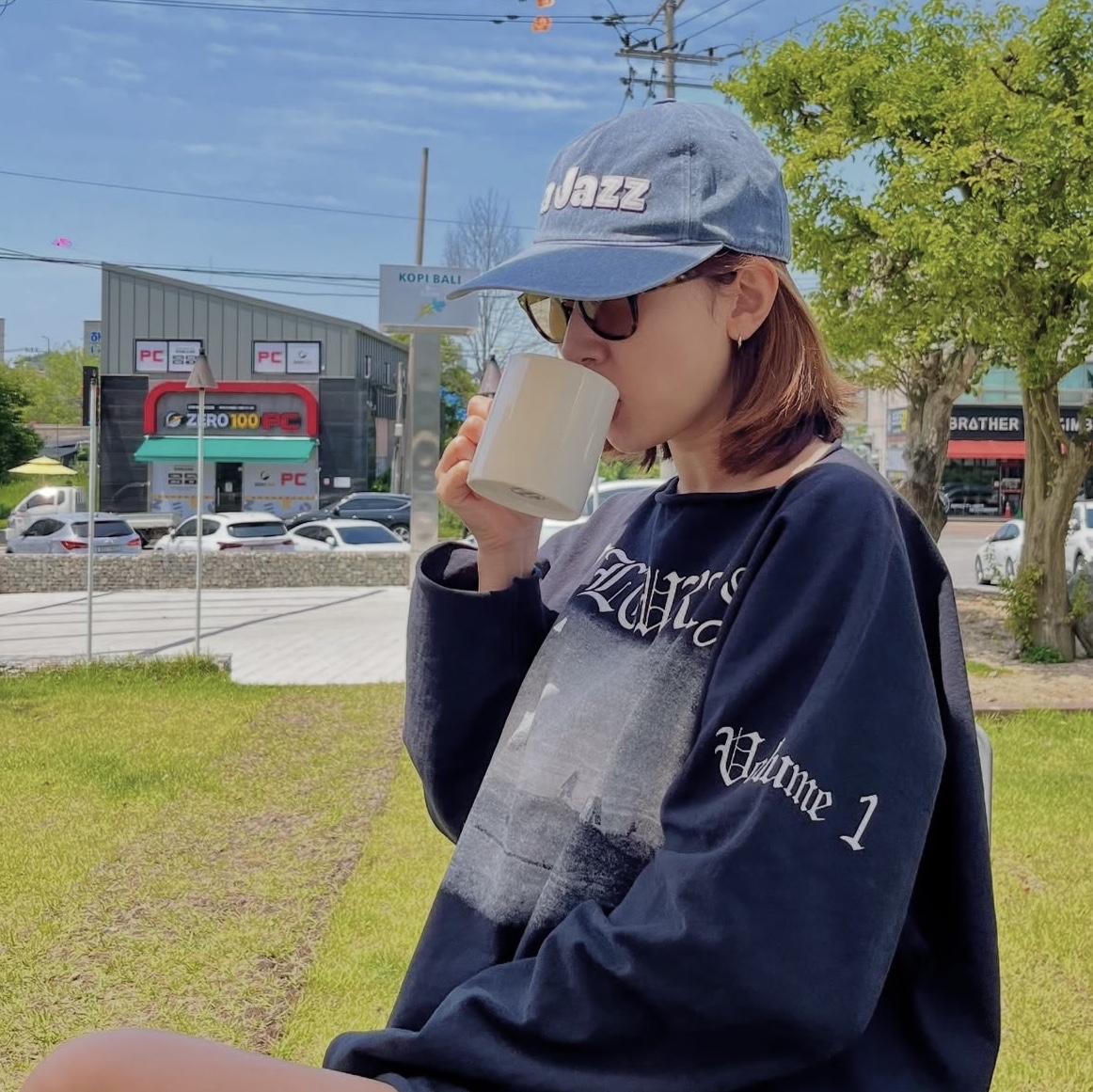 Yeezy Vultures Long T-Shirt Black 착용 스타일 - 1