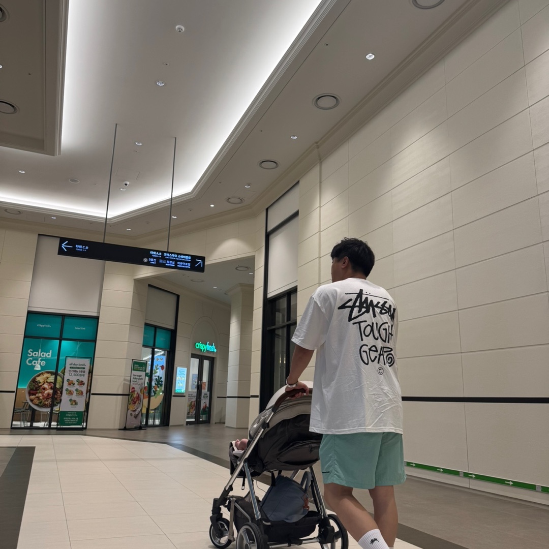 Stussy Tough Gear T-Shirt White 착용 스타일