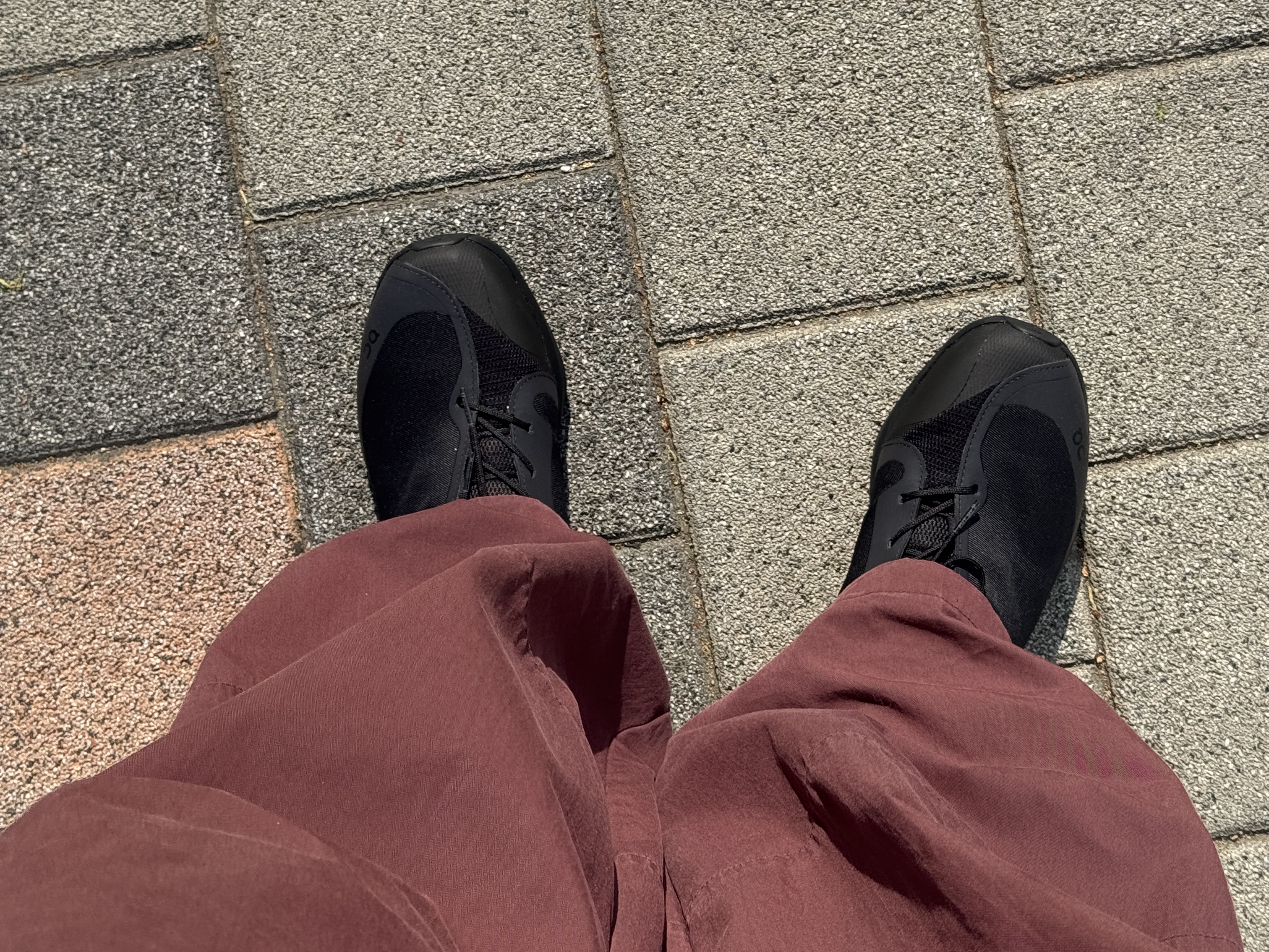 On Running x Post Archive Faction (Paf) Cloudventure Peak All Black 착용 스타일