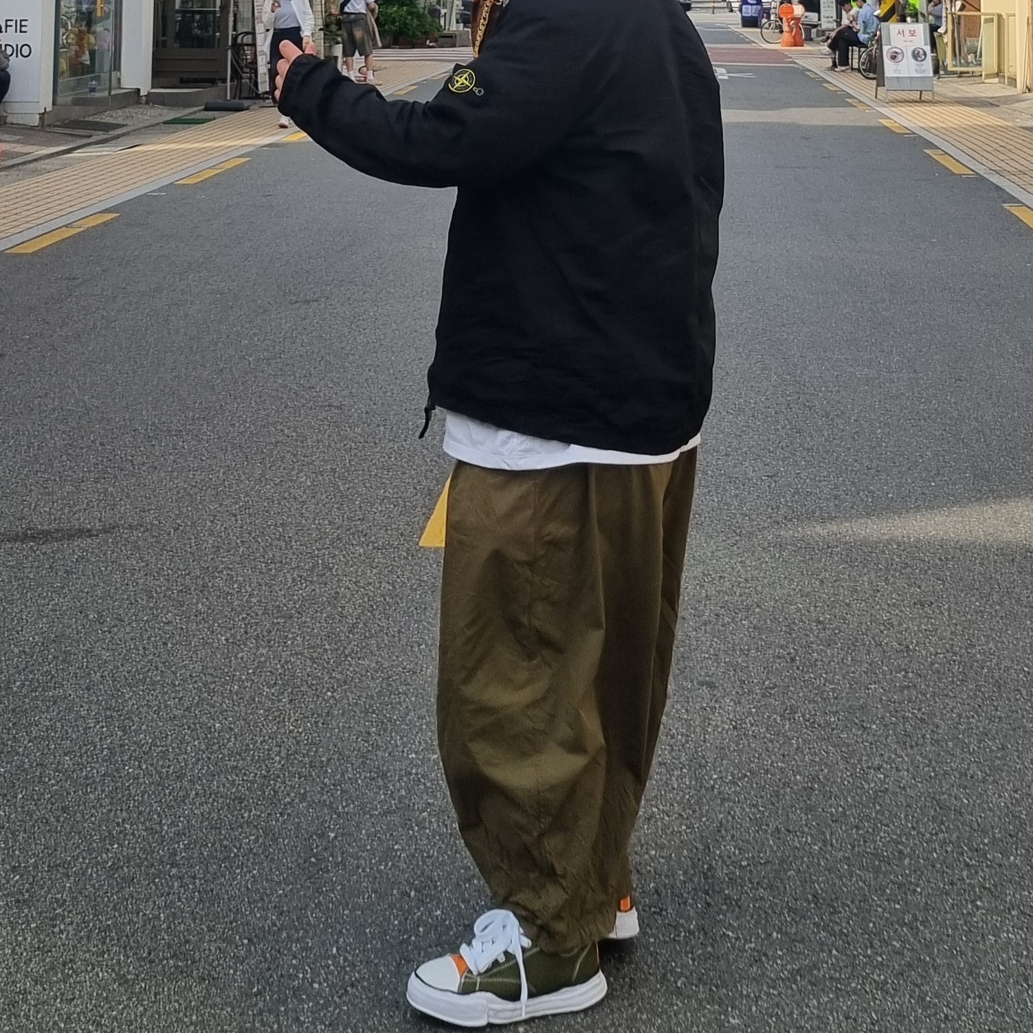 Stone Island 41123 Membrana 3L TC Hooded Jacket Black - 24SS, Chrome Hearts Silichrome CH Cross Pendant White 2022/2023 착용 스타일 - 3