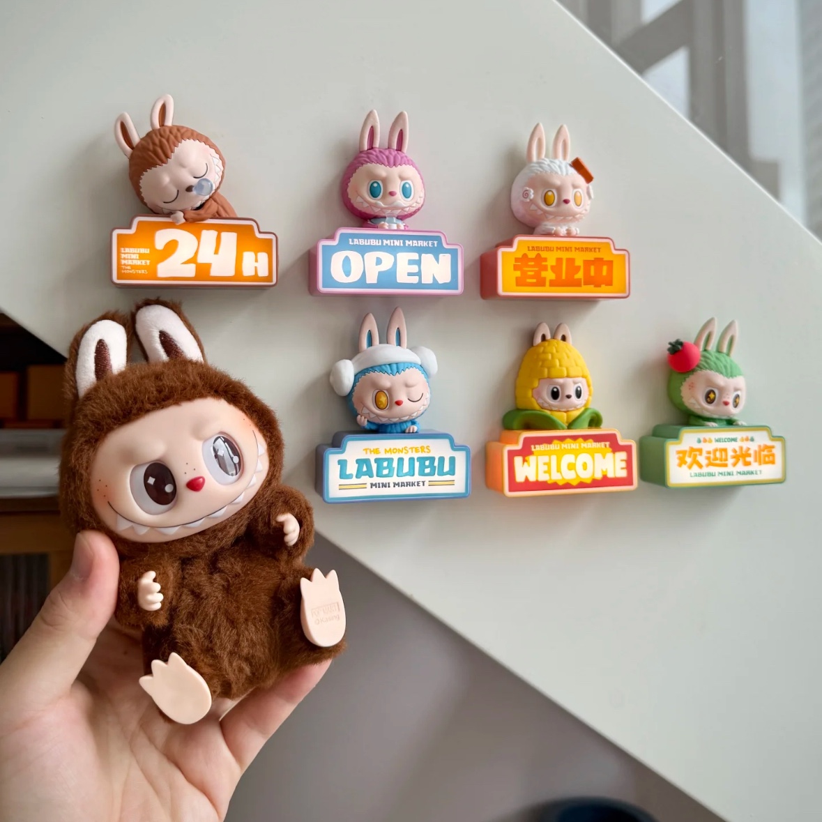 Pop Mart Labubu The Monsters Wacky Mart Series Fridge Magnet Canned Sardines (Opened Case), Pop Mart Labubu The Monsters Wacky Mart Series Fridge Magnet (6 Blind Boxes) 착용 스타일