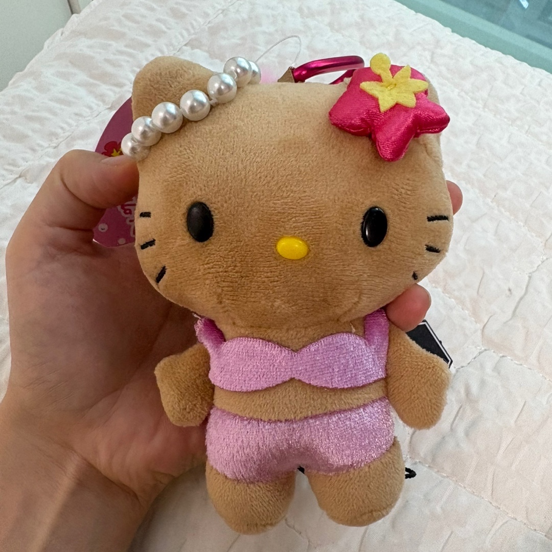 Sanrio Hello Kitty Gogo Gal Collection Mascot Keychain with Tail Tan 착용 스타일