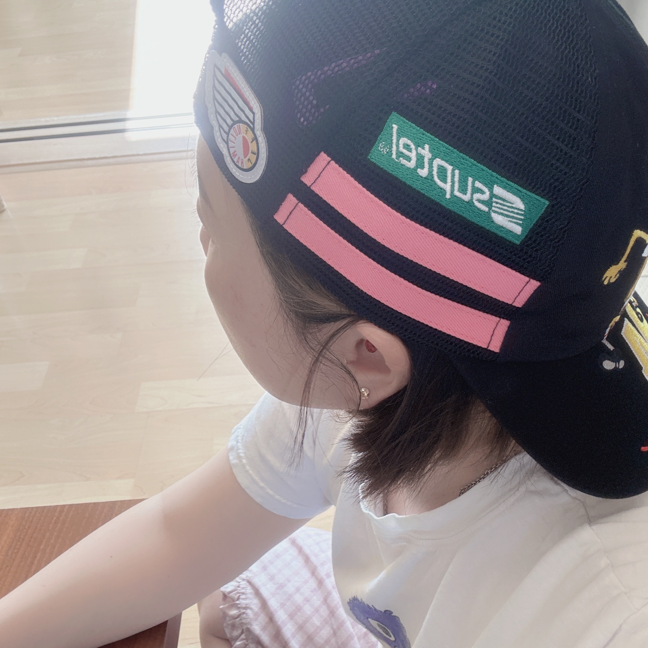 Supreme x SpongeBob Jeff Hamilton Mesh Back 6-Panel Black - 25SS 착용 스타일 - 1
