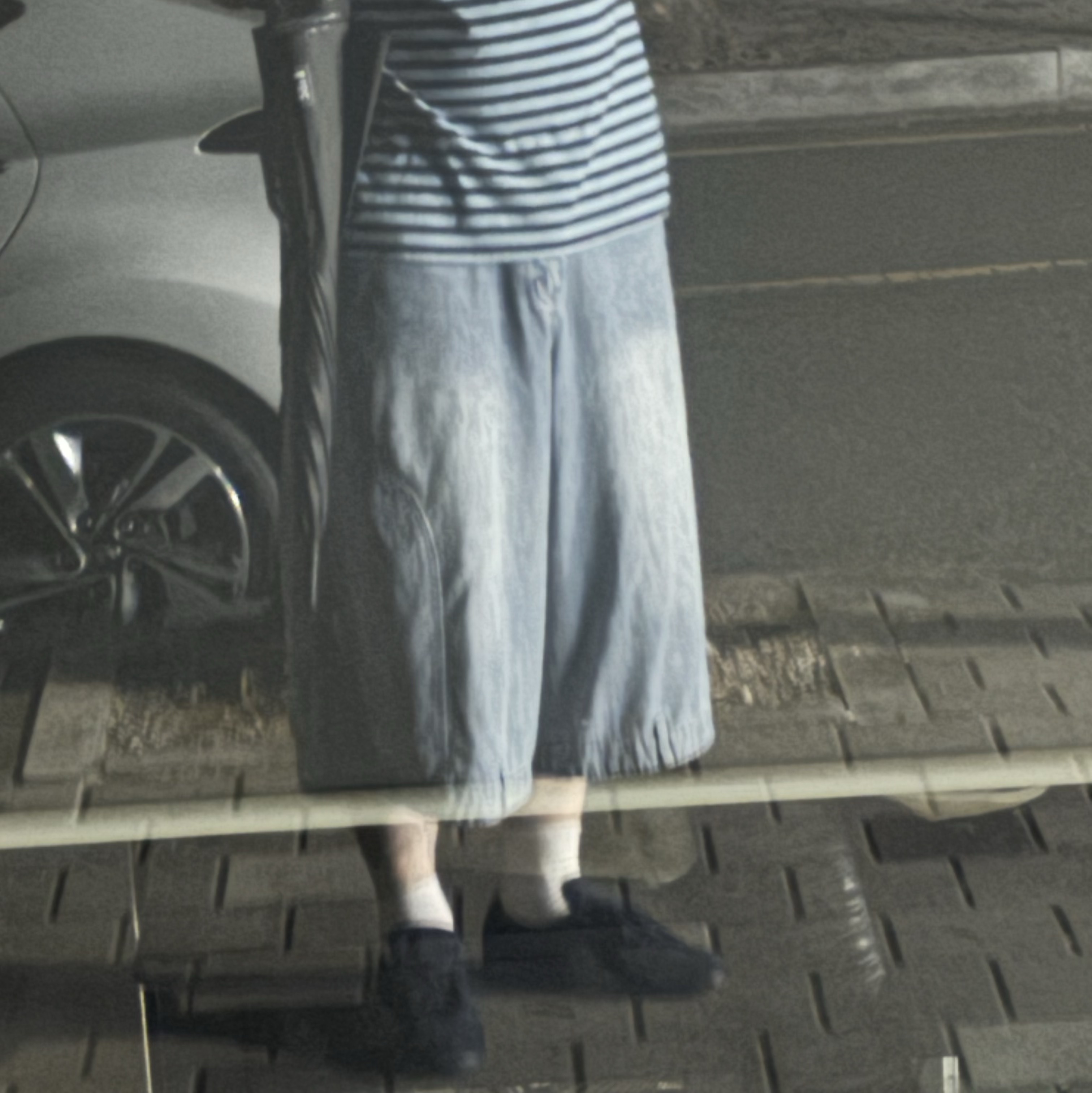 Adidas Tobacco Night Indigo 착용 스타일