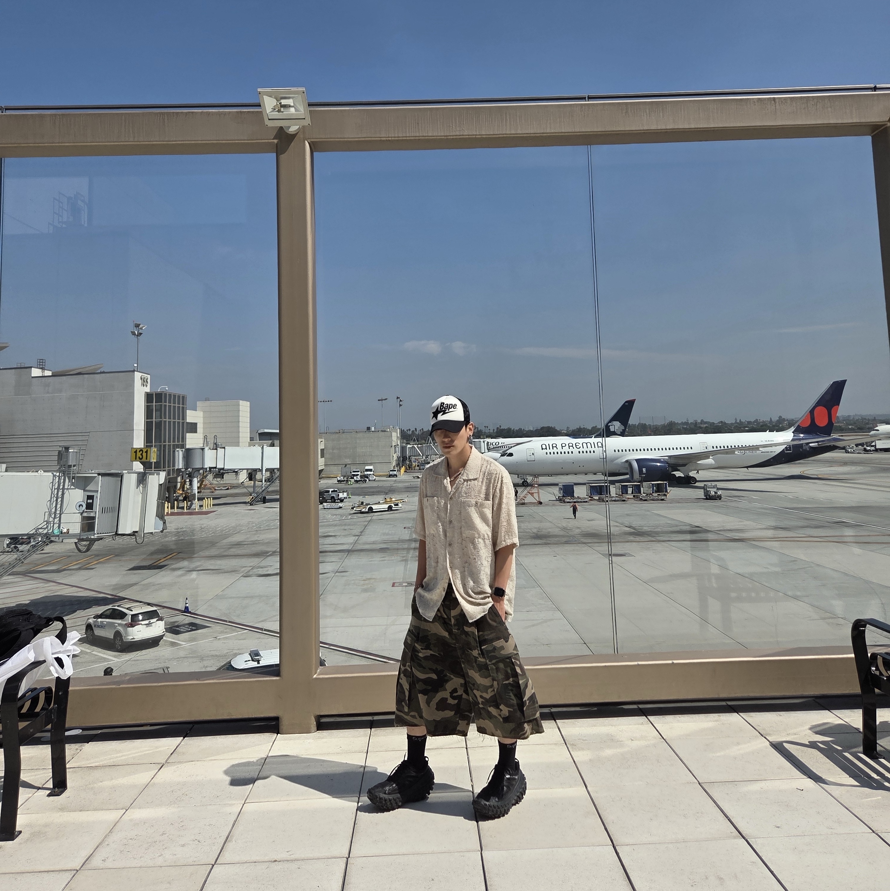 Undermycar Mu.47 Anti Fxxking Logo Play Big Cargo Camo Shorts Camo Mocha 착용 스타일 - 2