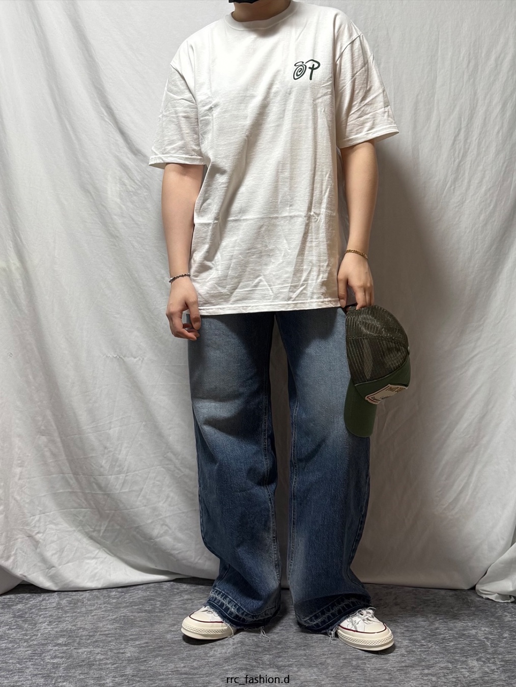 Stussy x Patta Sound Connection T-Shirt White 착용 스타일 - 2