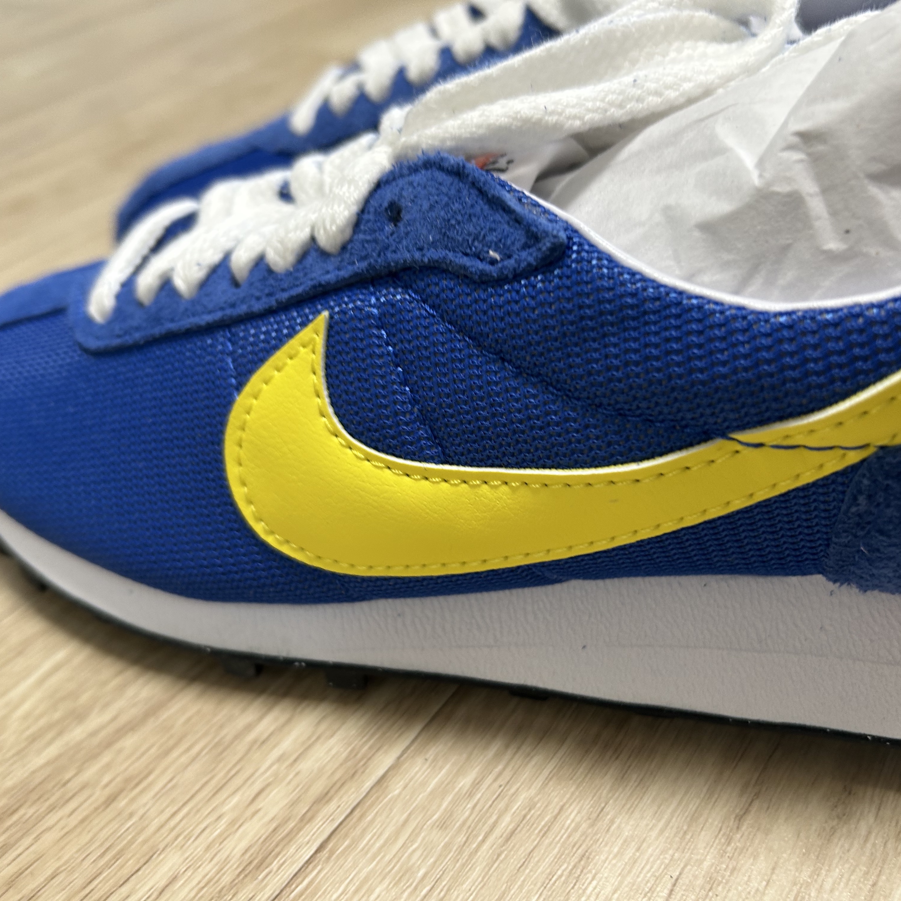 Nike LD-1000 SP Game Royal and Opti Yellow 착용 스타일