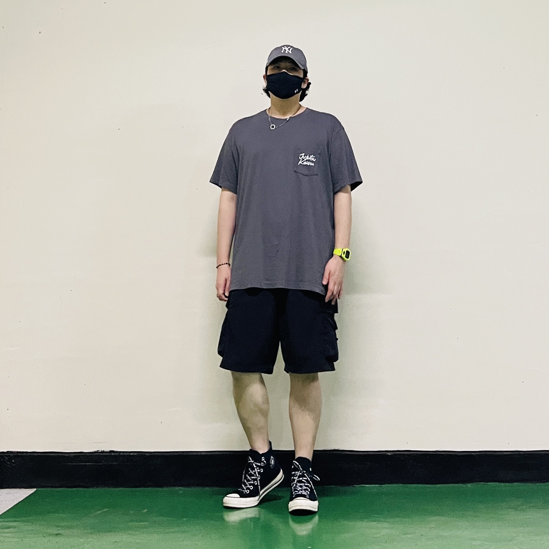 Casio G-Shock GBD-200-9, New Era x MoMA New York Yankees Cap Storm Gray 착용 스타일 - 3