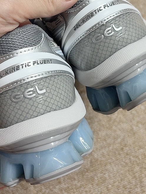 Asics x Emmi Gel-Kinetic Fluent Cream Soft Sky 착용 스타일 - 5