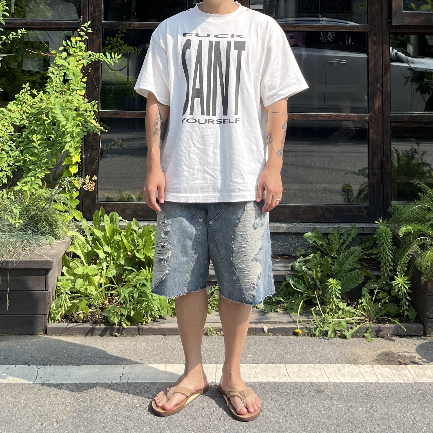 Saint Mxxxxxx Saint Yourself S/S T-Shirt White - 25SS 착용 스타일