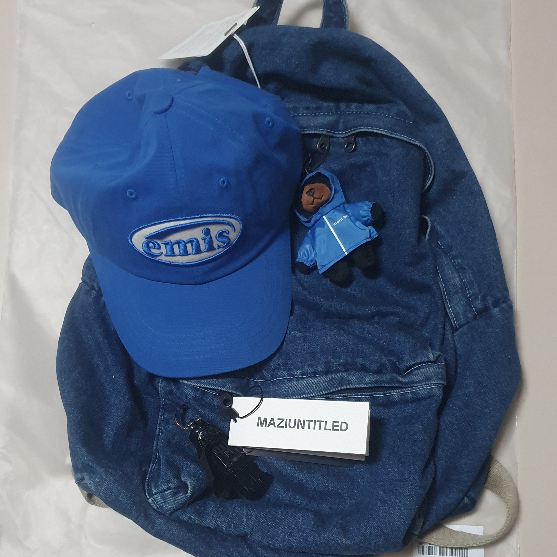 Emis Tone On Tone Wappen Ball Cap Blue 착용 스타일