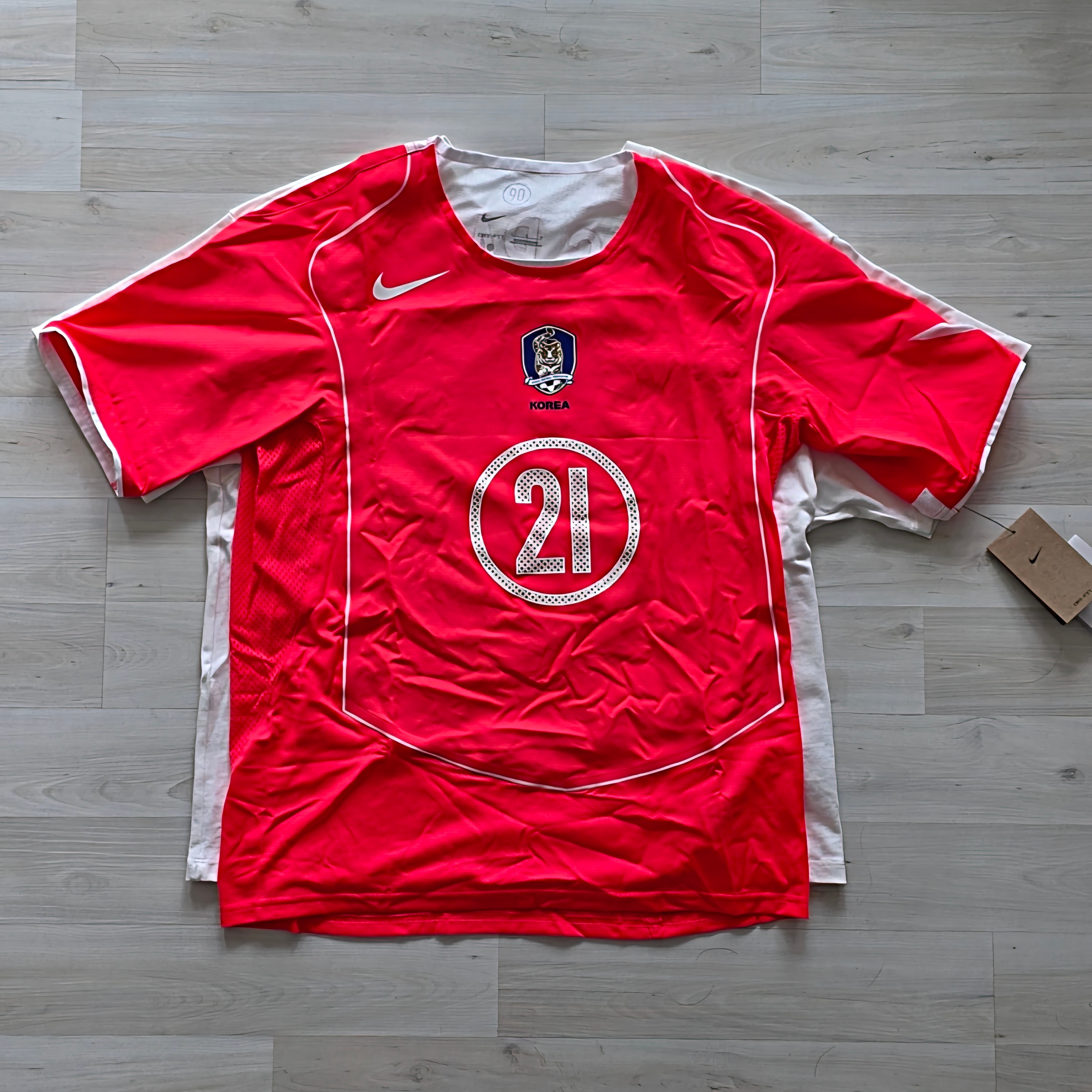 Jordan x Nigel Sylvester T-Shirt White (HQ1736-100), Nike Park Ji-Sung South Korea 2004 Total 90 Reissue Soccer Replica Jersey (Marking Ver.) 착용 스타일 - 2