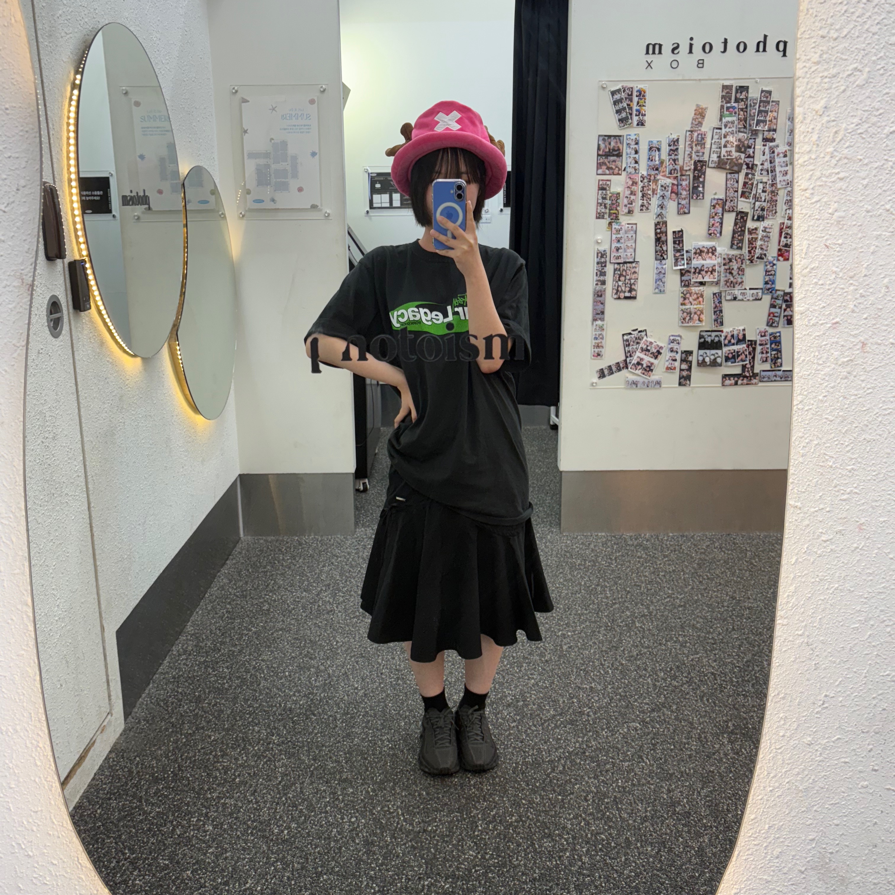 Stussy x Our Legacy Work Shop Swirl Pigment Dyed T-Shirt Black, Nike x Hyein Seo Ava Rover Black 착용 스타일