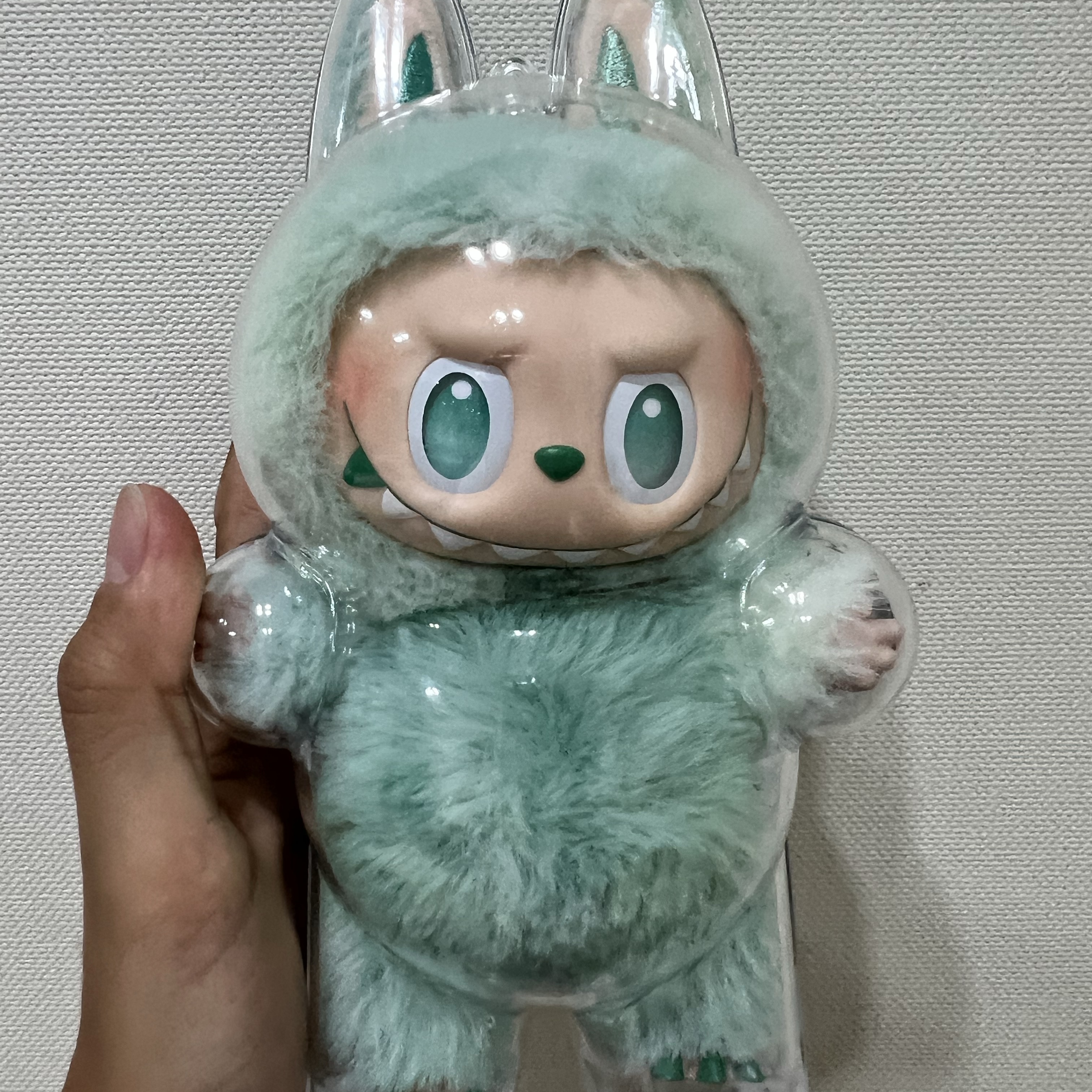 Pop Mart Labubu The Monsters Highlight Series Sealed Case (1 Blind Box) 착용 스타일