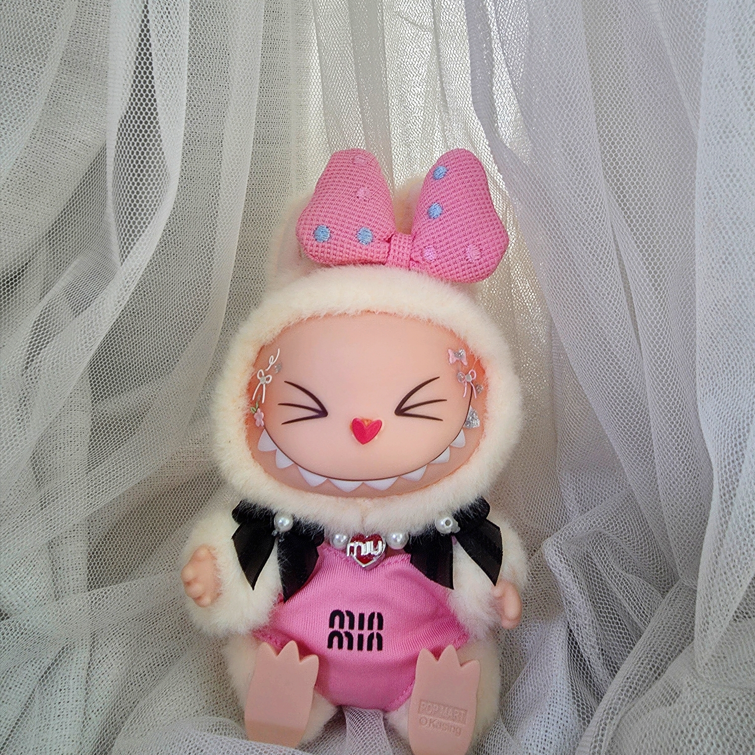 Pop Mart Labubu Let's Play Together Doll Series Sisi Keyring (Opened Case) 착용 스타일