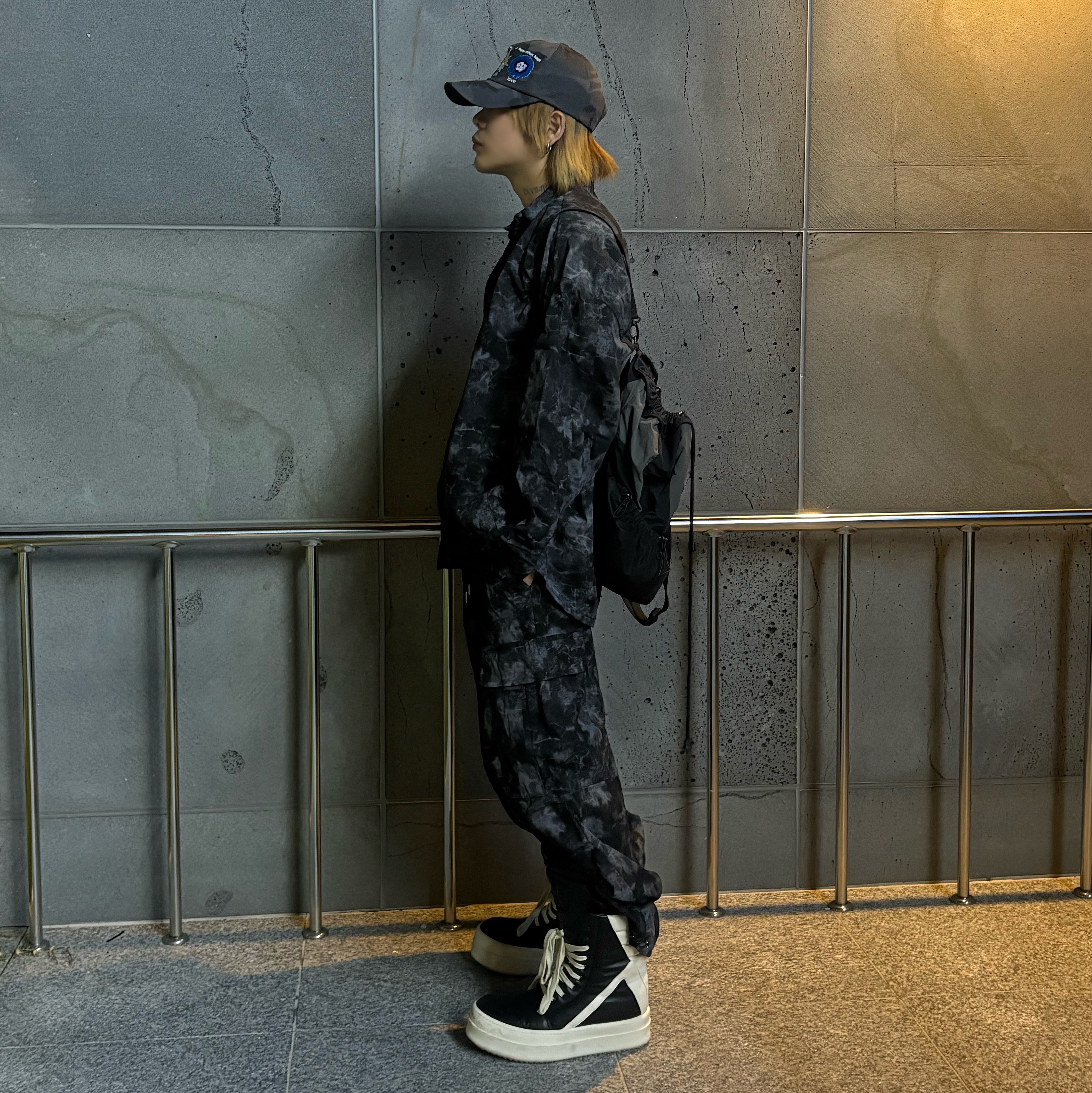 Rick Owens Leather Mega Bumper Geobasket Black Milk 착용 스타일 - 1