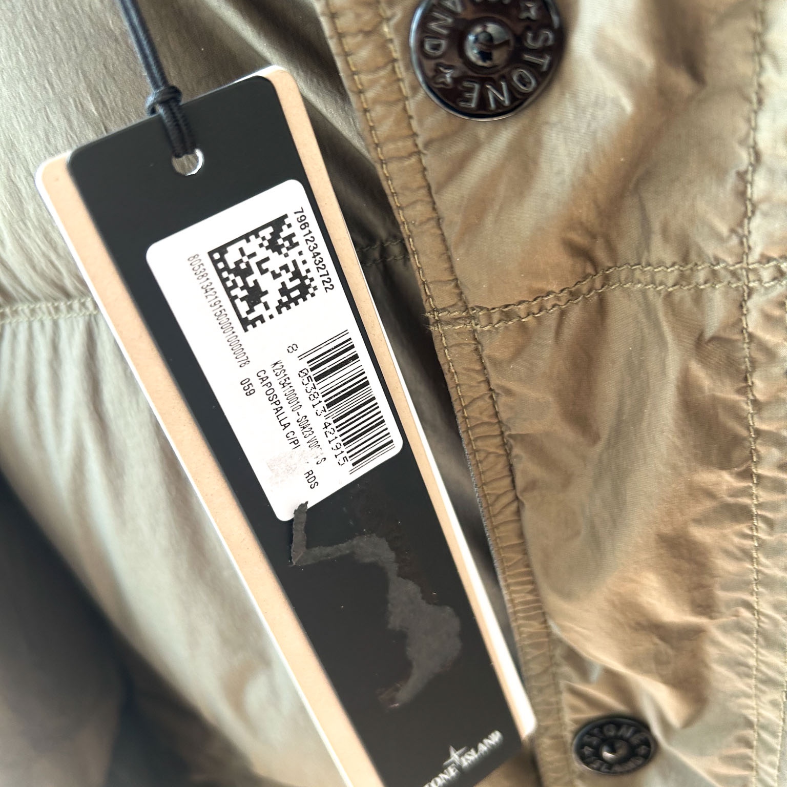 Stone Island 4100010 Crinkle Reps NY Recycled Nylon Down Jacket with Wind Resistance Military Green - 25FW 착용 스타일 - 2