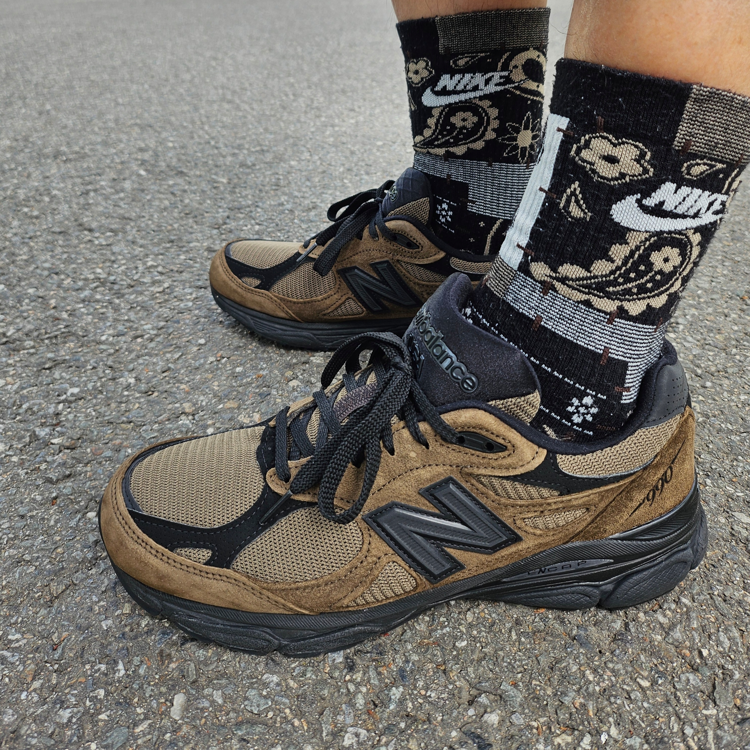 New Balance x JJJJound 990v3 Brown Black 착용 스타일 - 2