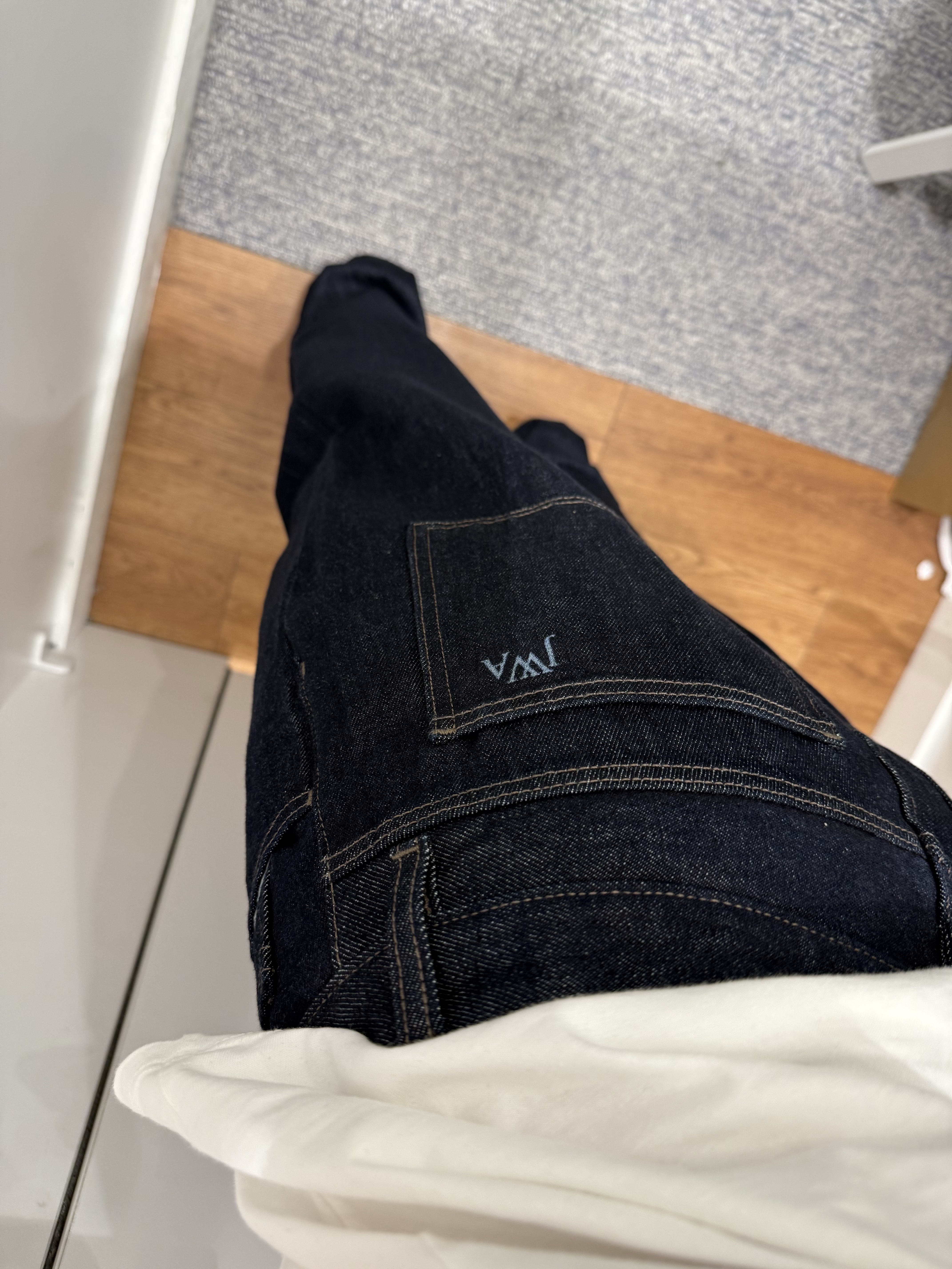 Uniqlo x JW Anderson Straight Jean Blue - KR 착용 스타일 - 5