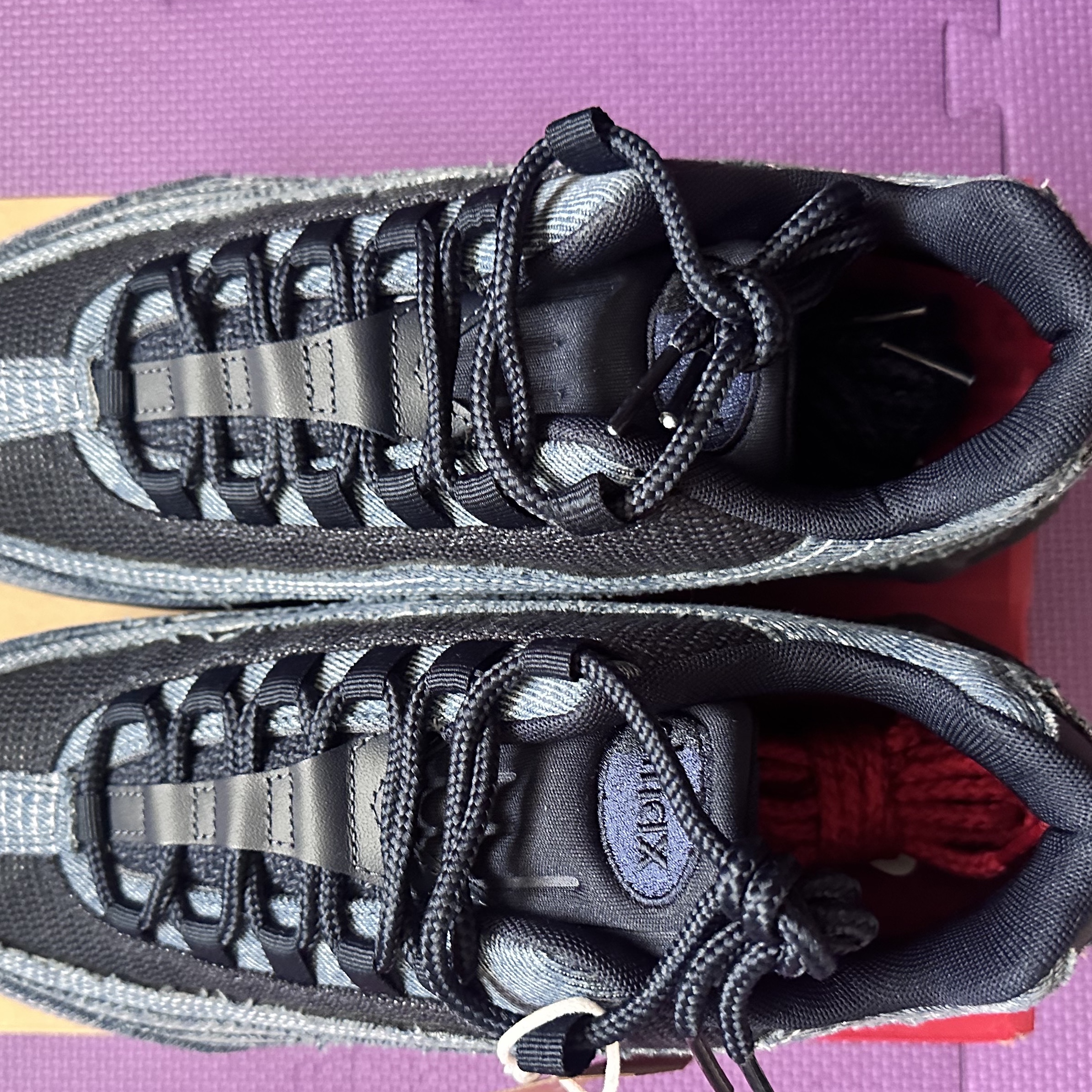 Nike x Levi's Air Max 95 Obsidian 착용 스타일 - 2