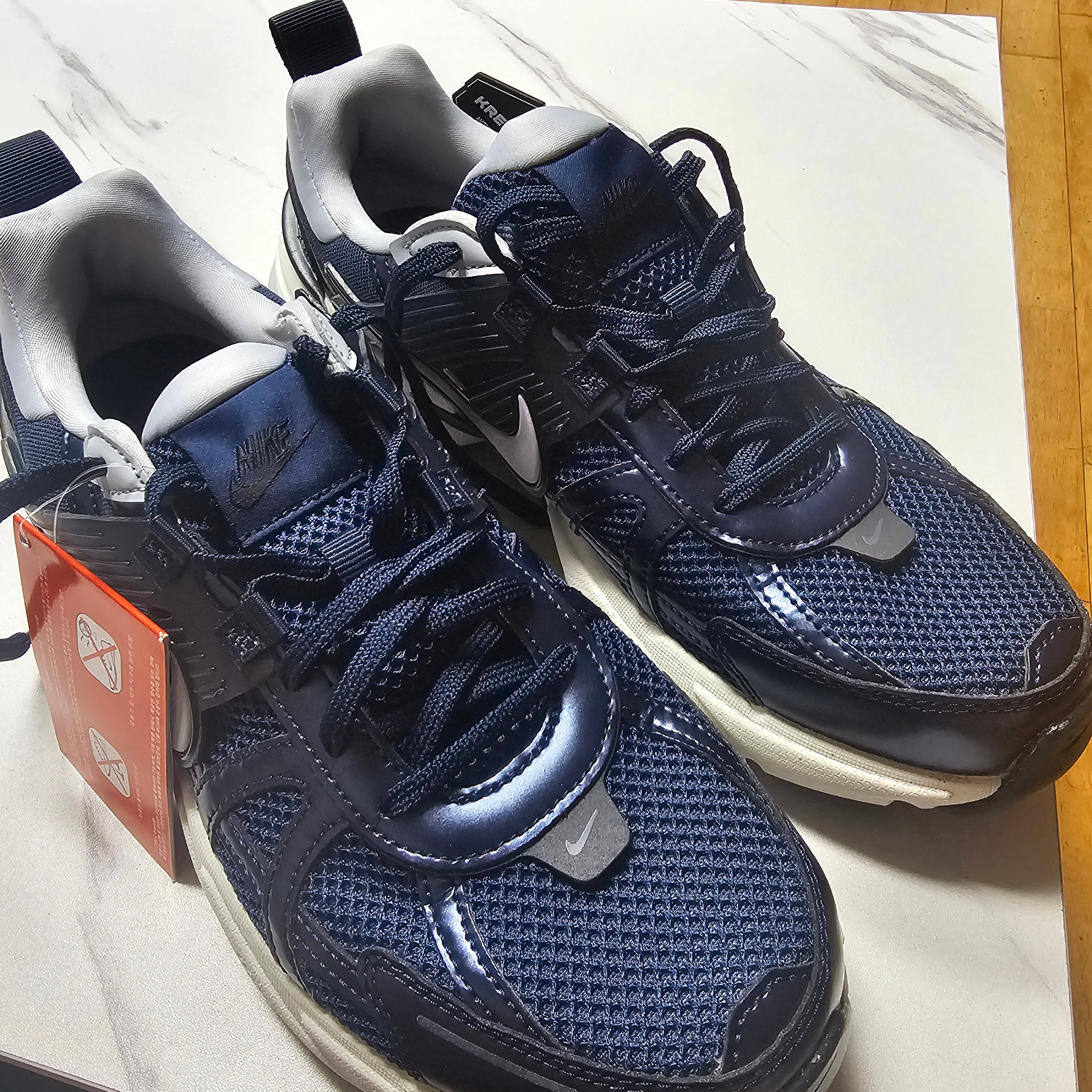 Nike V2K Run Obsidian Thunder Blue 착용 스타일
