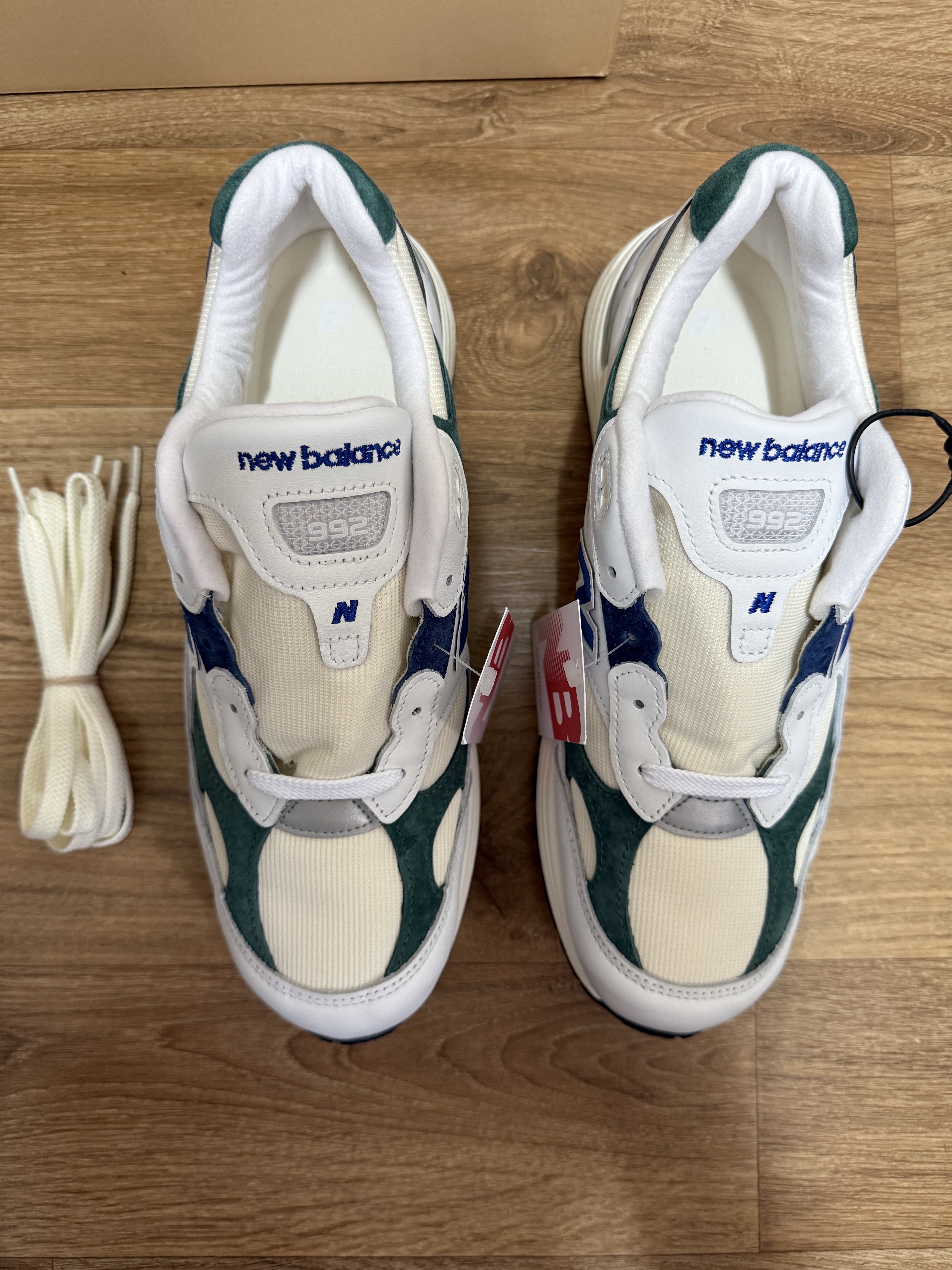 New Balance 992 Made in USA Marsh Green 착용 스타일 - 3