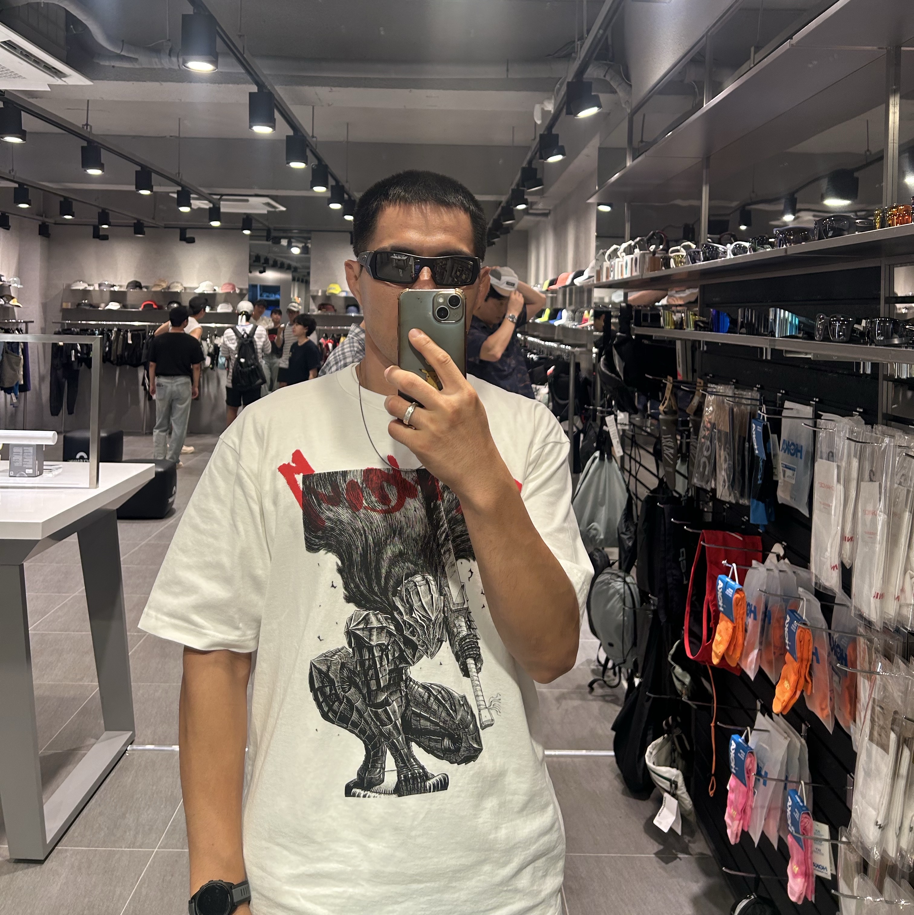 Uniqlo UT x Berserk Manga Curation Graphic T-Shirt A White - KR 착용 스타일