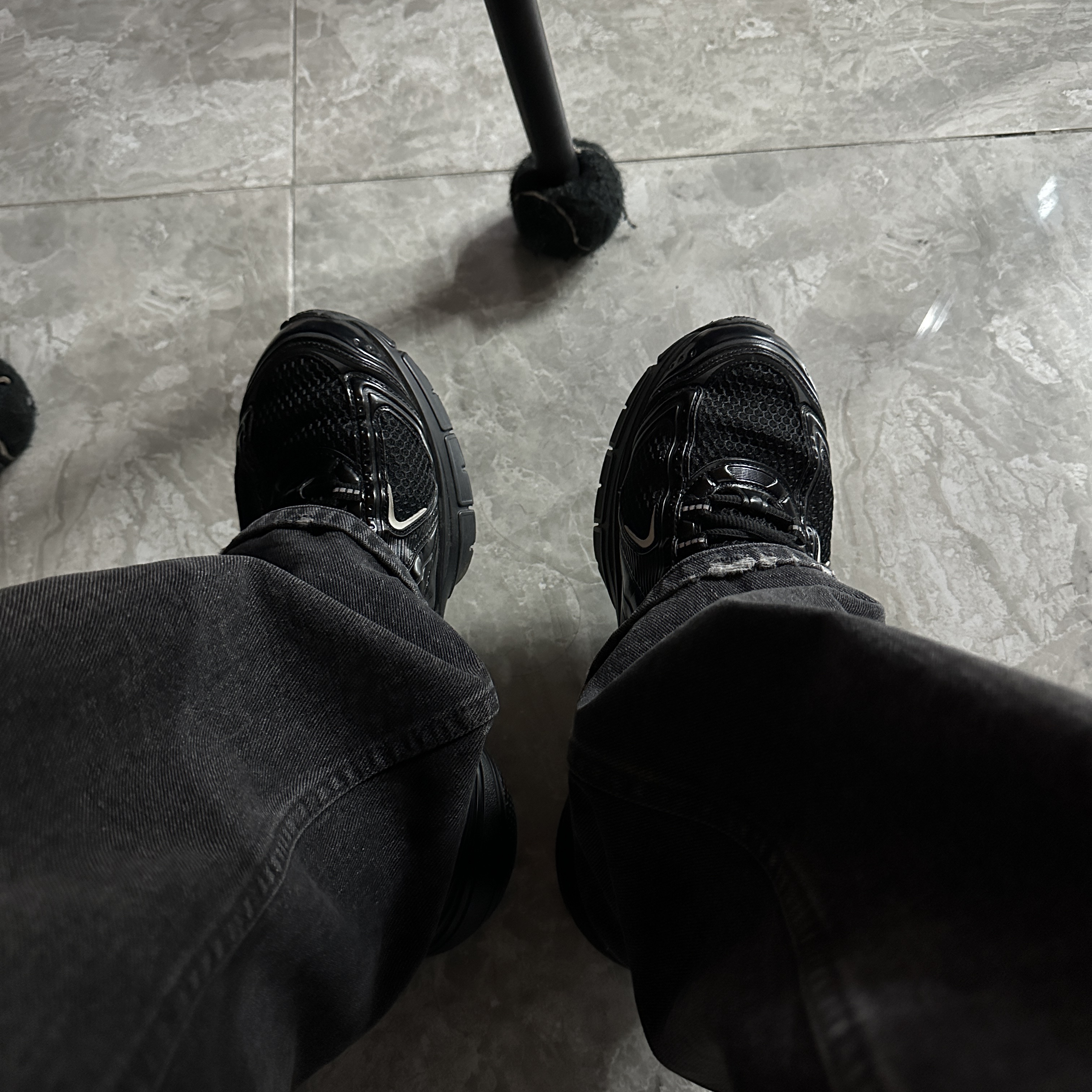 Givenchy TK-MX Runner Sneakers in Mesh Black 착용 스타일