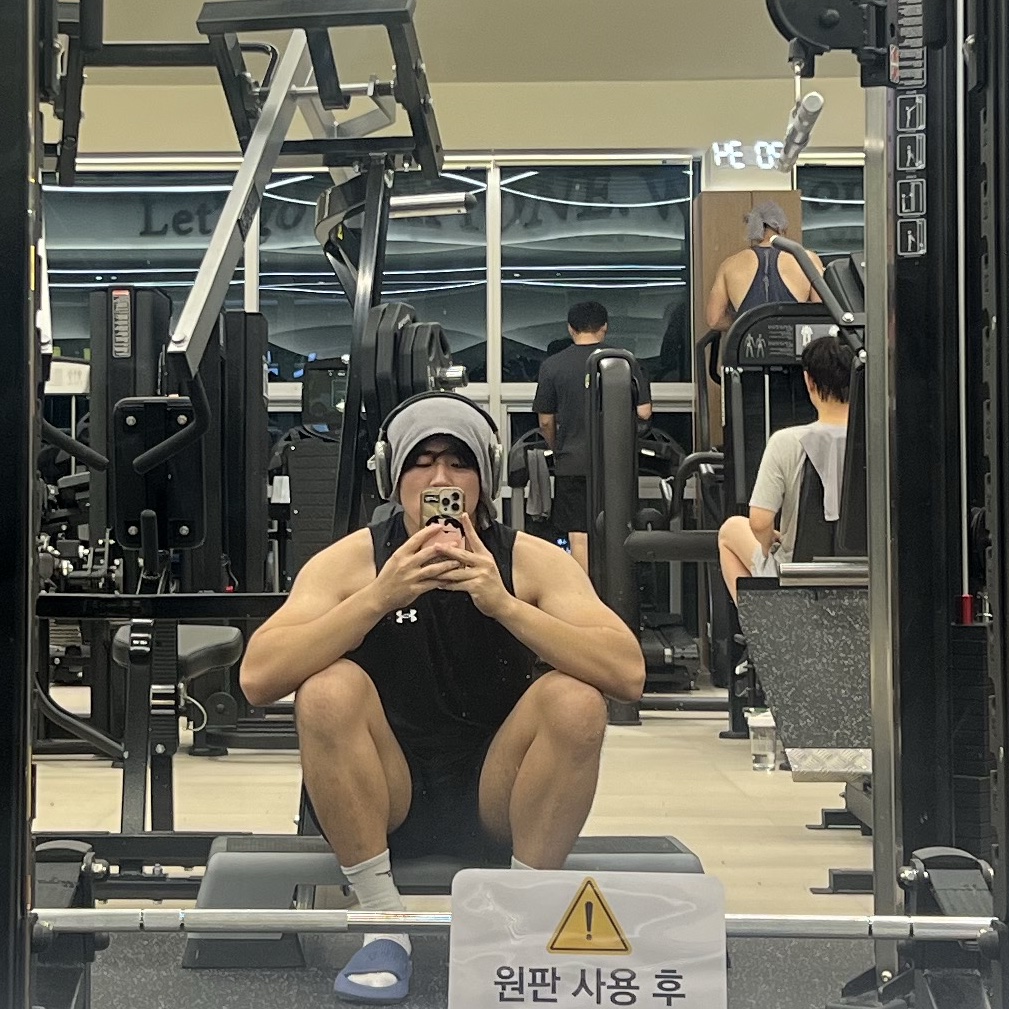 Under Armour Tech Tank Black White 착용 스타일