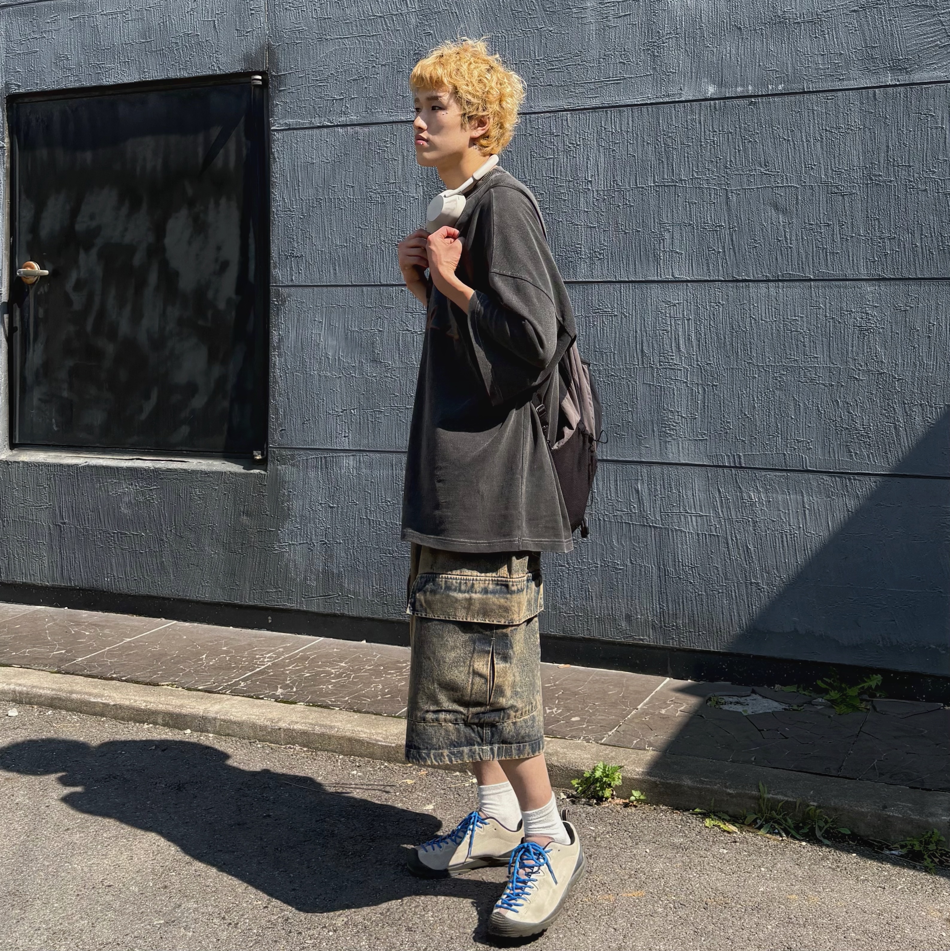 (W) Keen Jasper Suede Sneakers Birch Fawn, Sony WH-1000XM5 Silver (Sony Korea Ver.) 착용 스타일 - 2