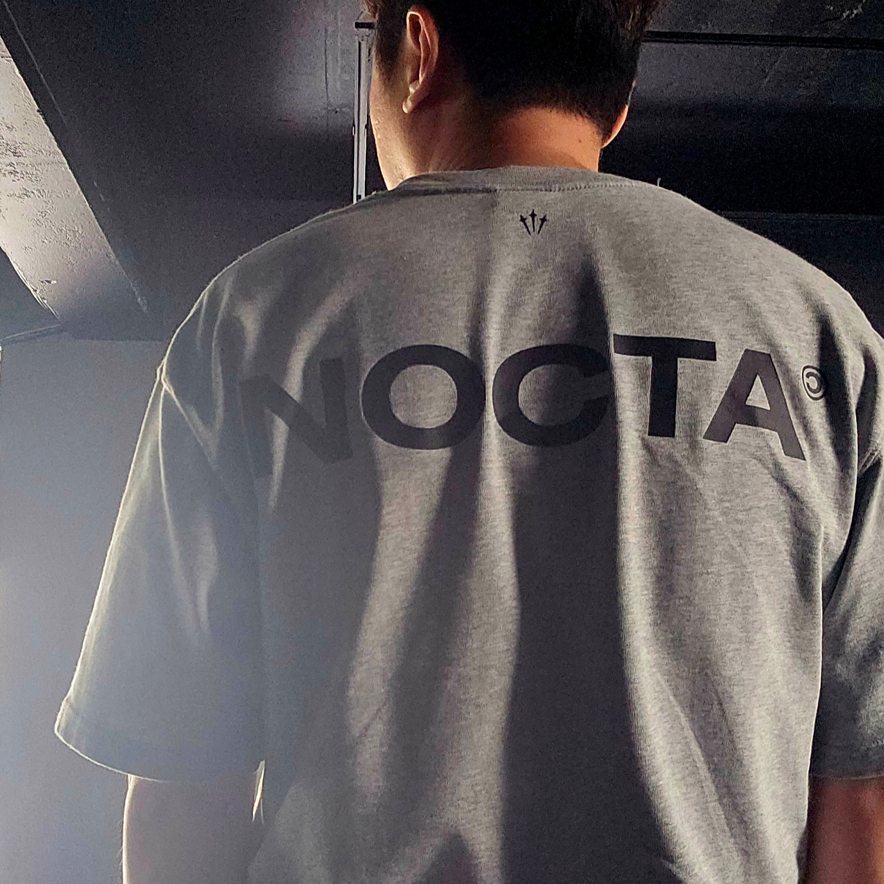 Nike x Drake Nocta Max 90 T-Shirt Dark Heather Grey (FN7663-063) 착용 스타일