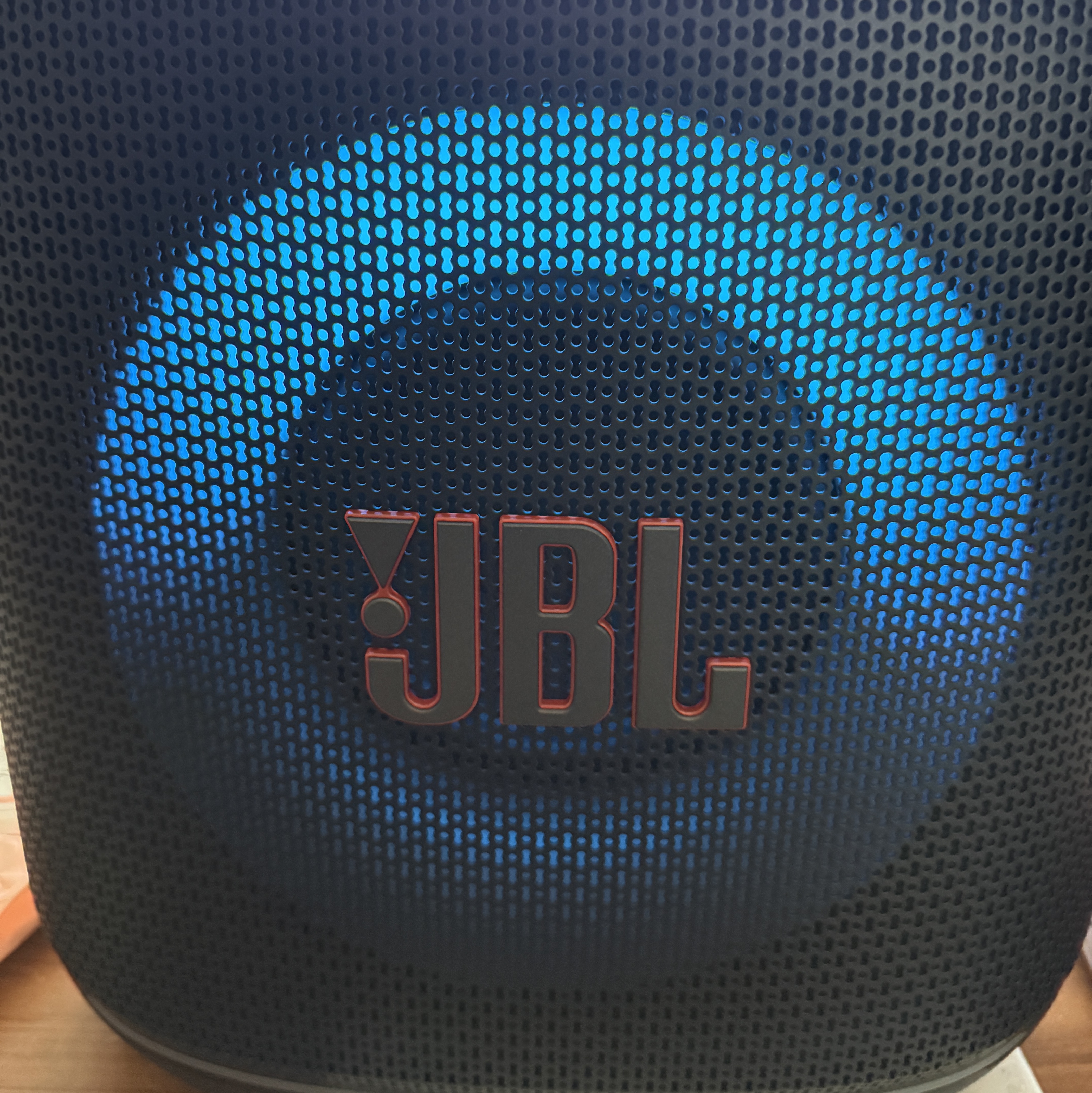 JBL PARTYBOX ENCORE2 Portable Evening Speaker 착용 스타일